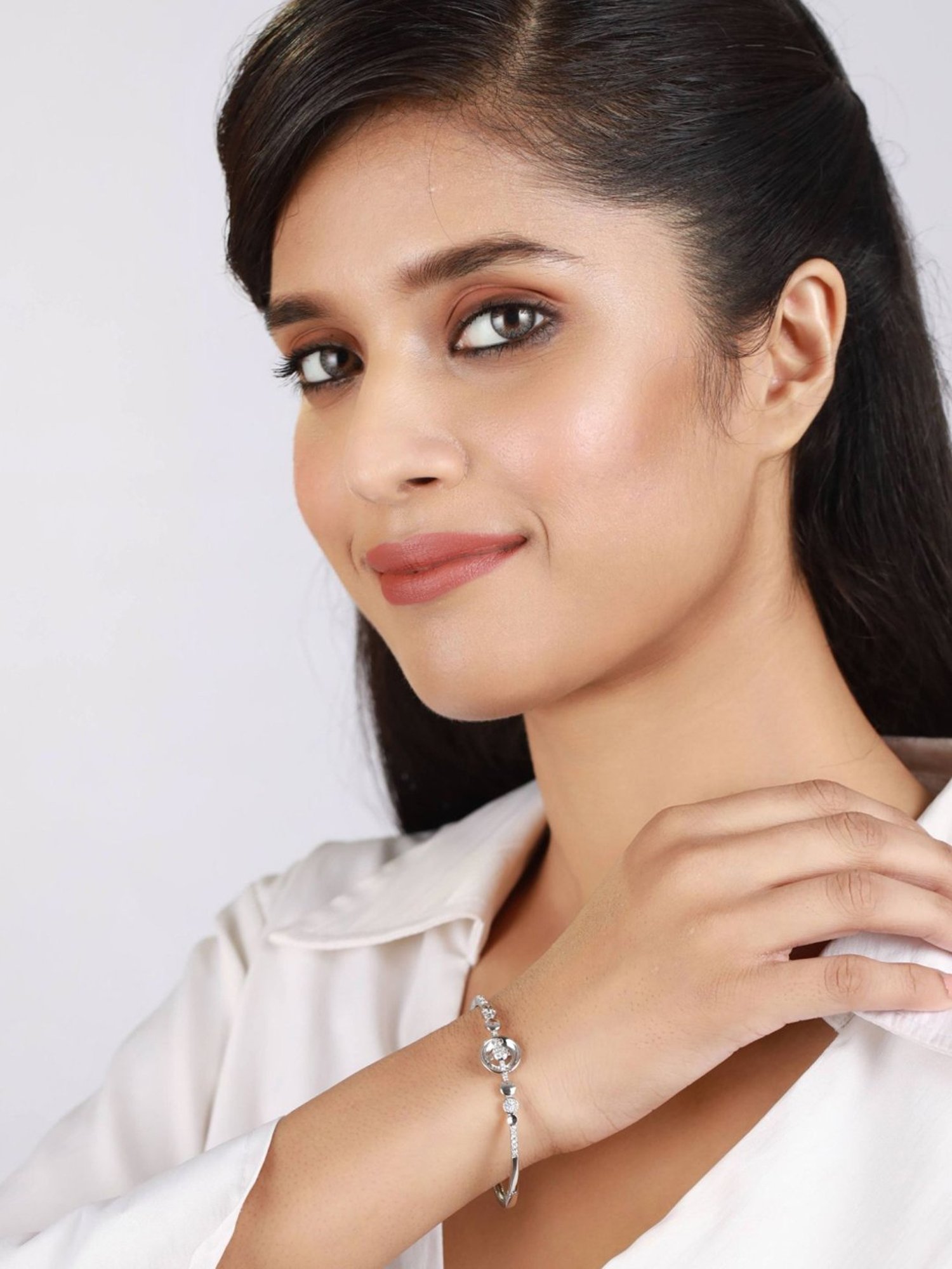 Aatmana Handcrafted Silver-Plated Elegant & Sleek Bracelet