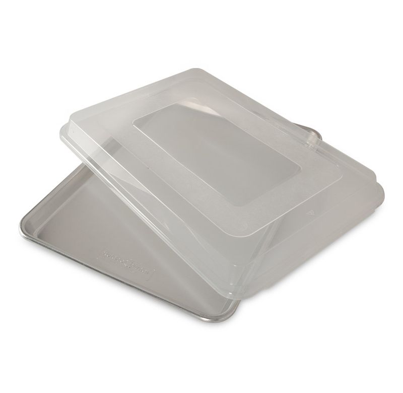 Nordic Ware Natural Aluminum Commercial Baker's Half Sheet with Lid