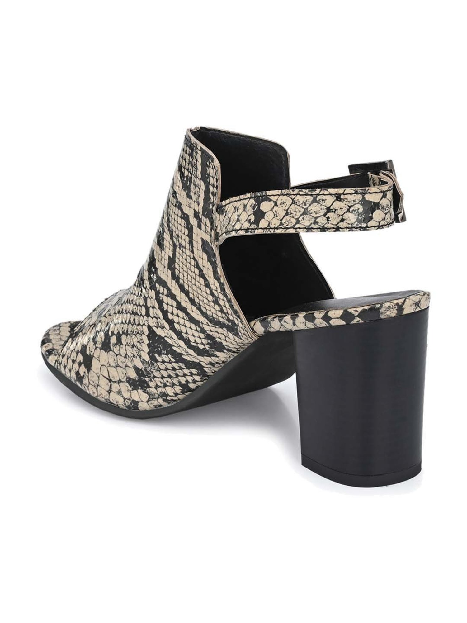 Carlo Romano Women's Beige Back Strap Sandals