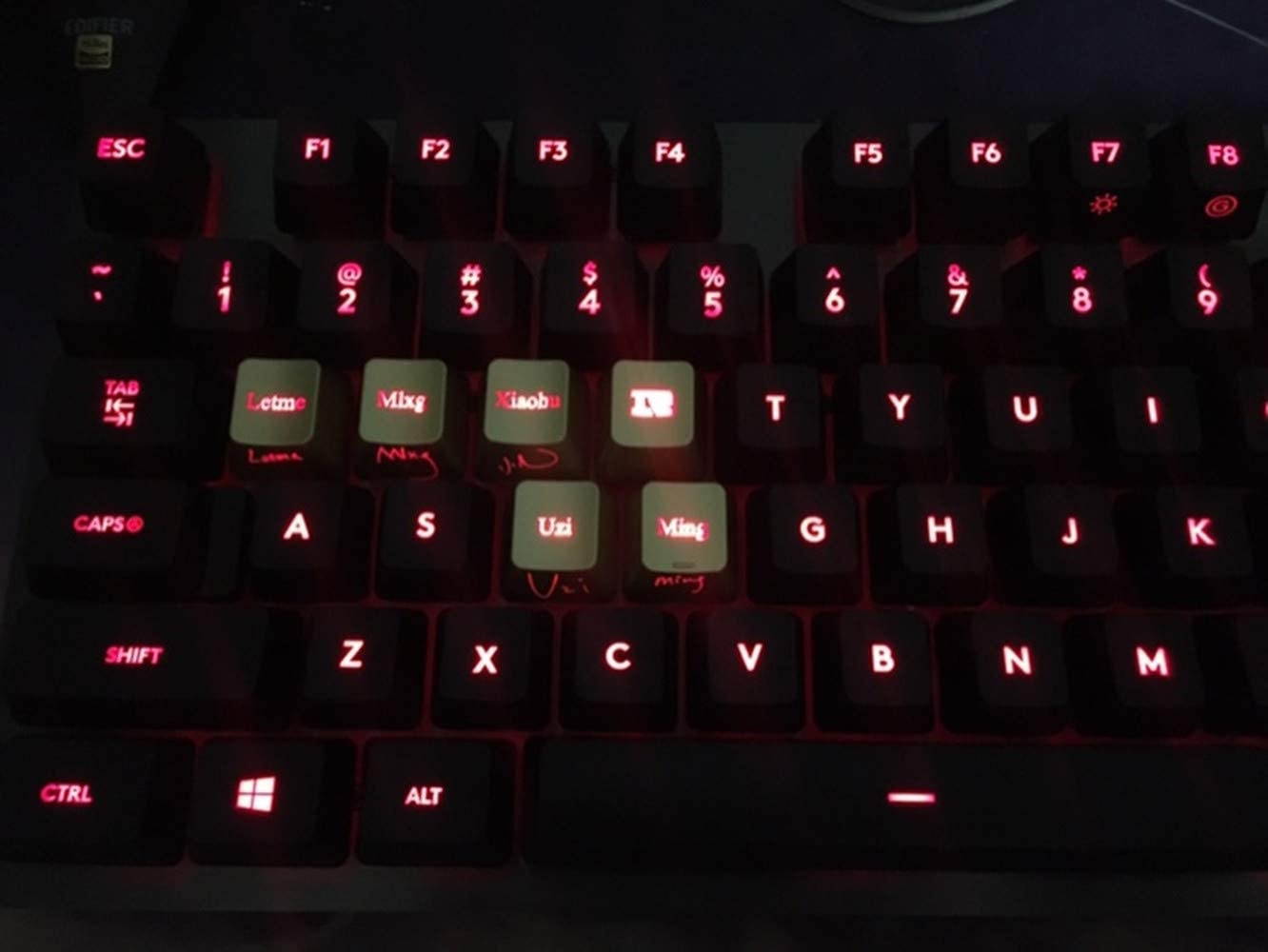 CKLau 2 Port Displayport Cable KVM Switch with Audio and Microphone Support Wireless Keyboard Mouse Remote Switching DP 1.2 Version 4K@60Hz