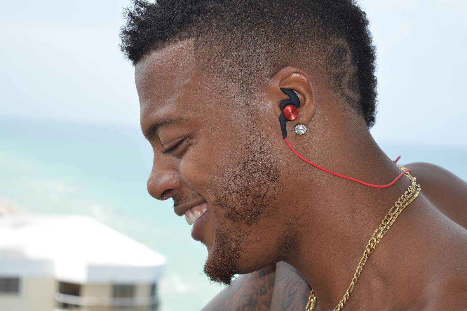 1MORE iBFree Bluetooth 4.2 Sports Earphones Wireless Headphones IPX6 Waterproof Anti Slip with Microphone - E1018BT Black