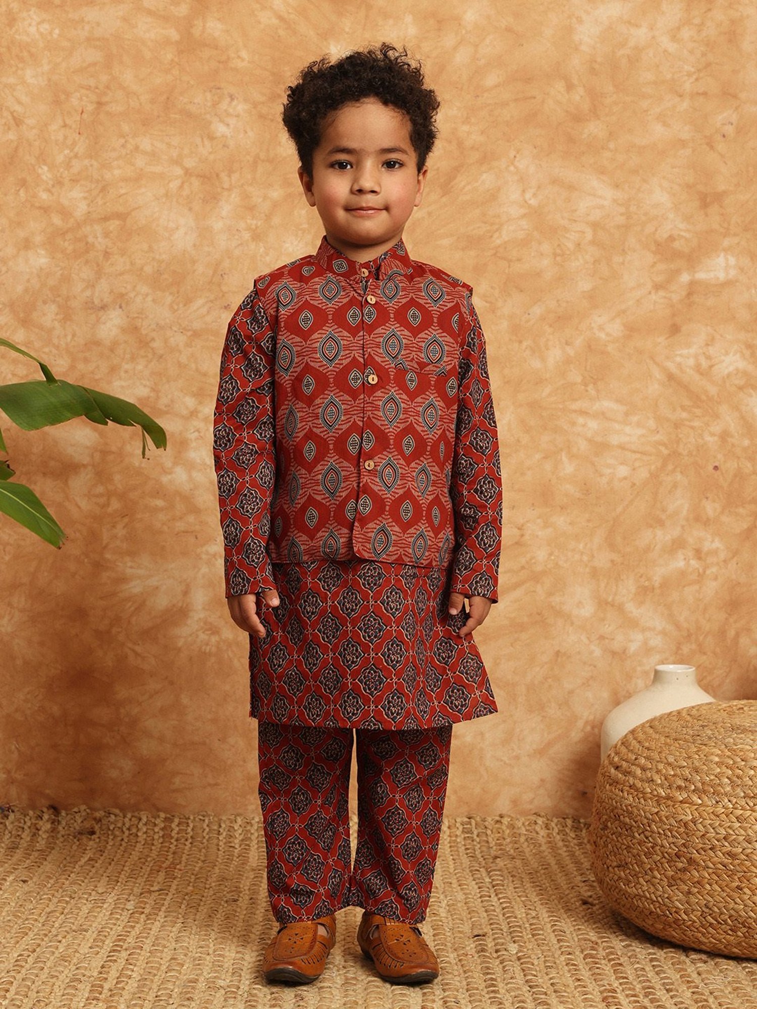 READIPRINT FASHIONS Kids Maroon & Blue Printed Full Sleeves Kurta, Pyjamas with Nehru Jacket