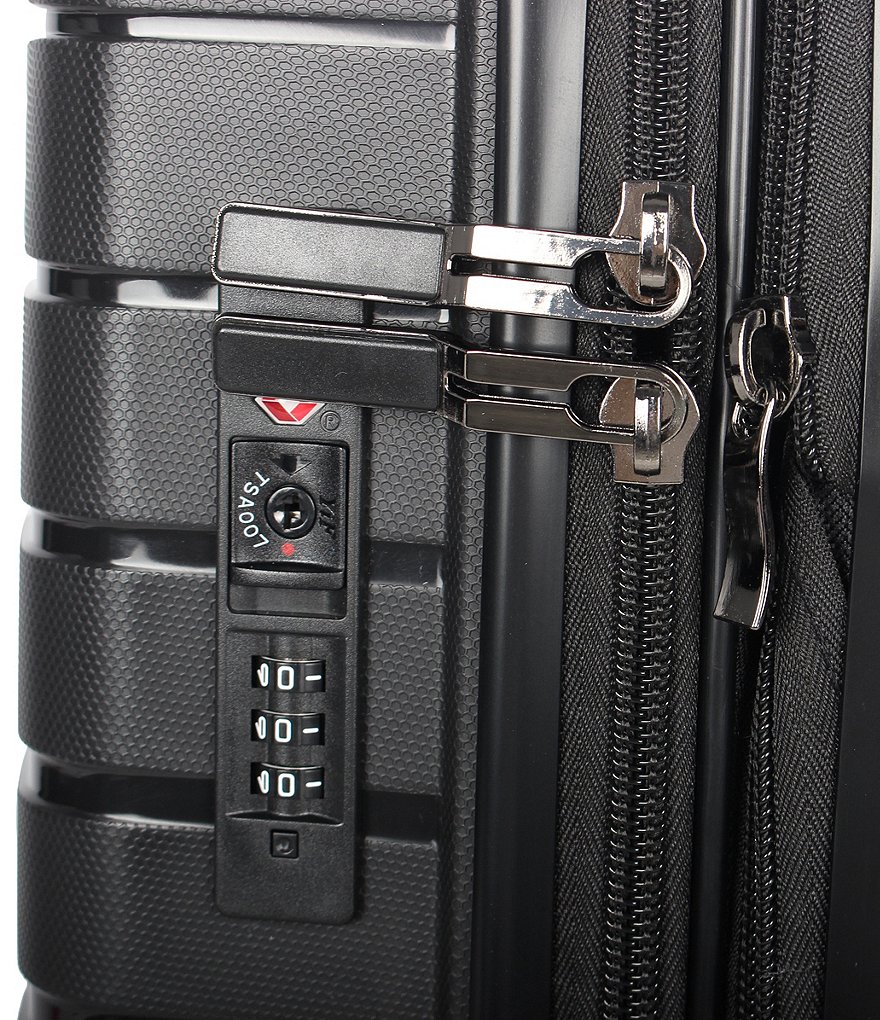 Pathfinder Resort Collection 28#double; Hardside Spinner