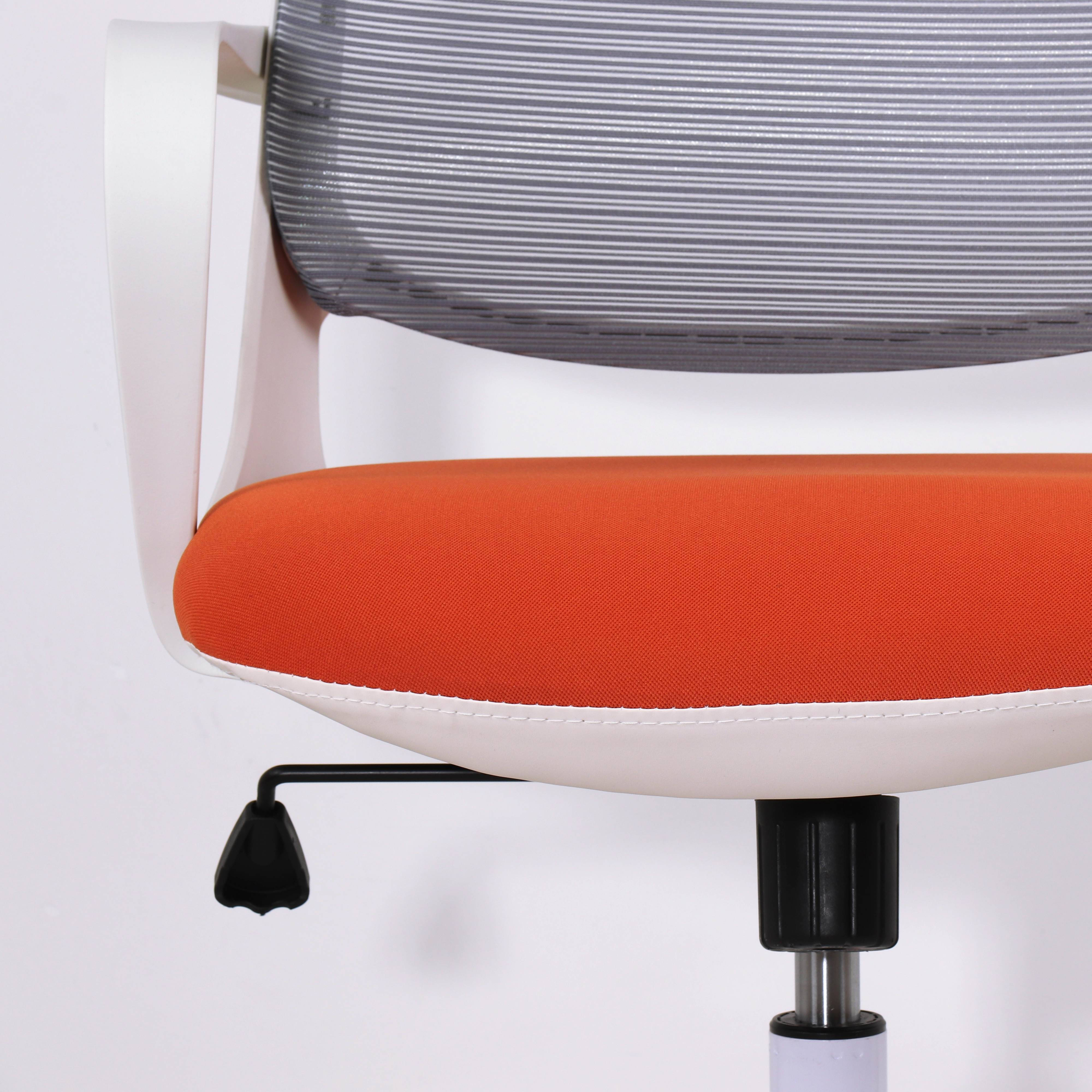 Rotatable office chair