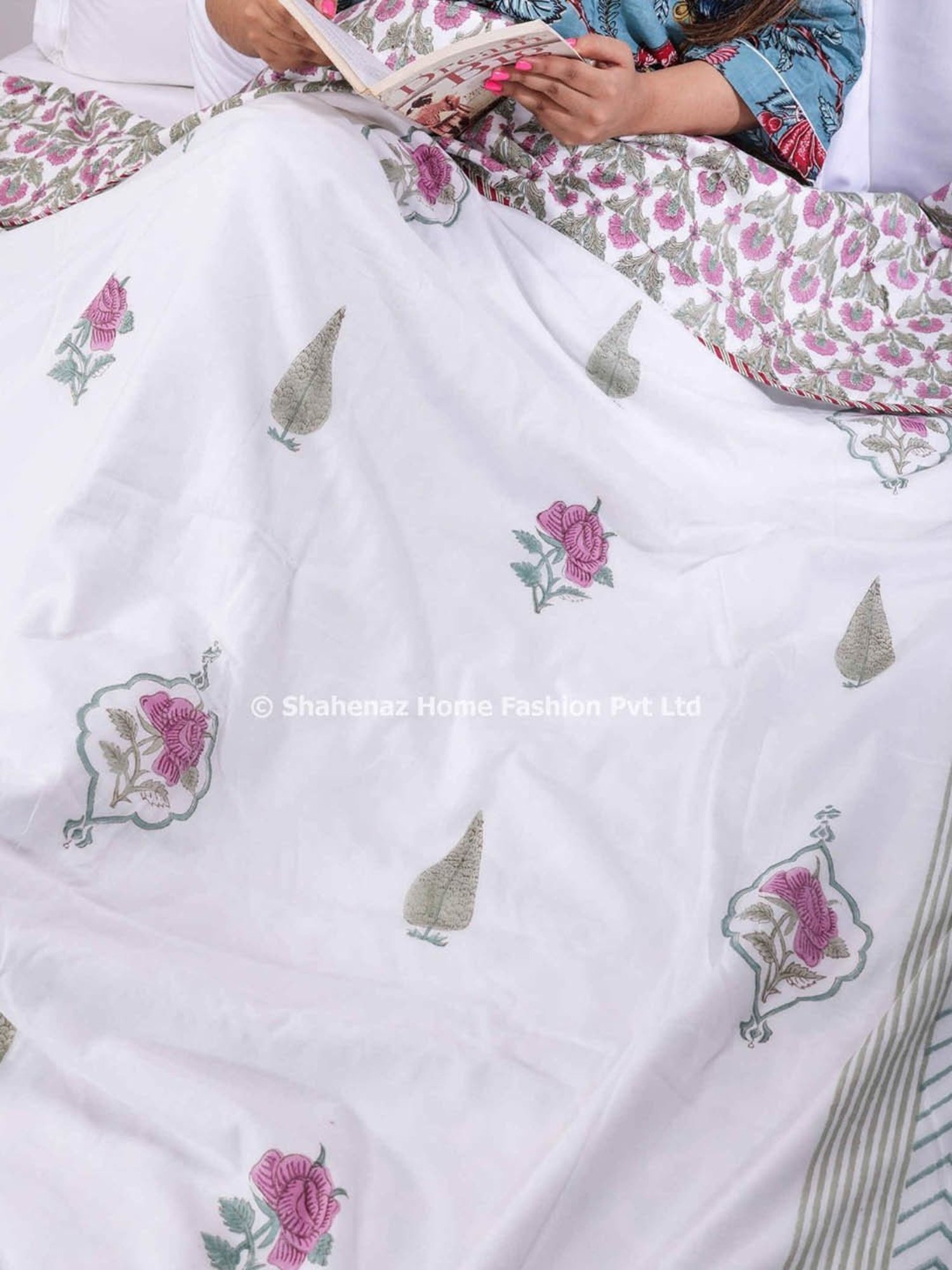 Haus & Kinder Cambric Floral Green & Yellow Cotton Single Reversible Dohar