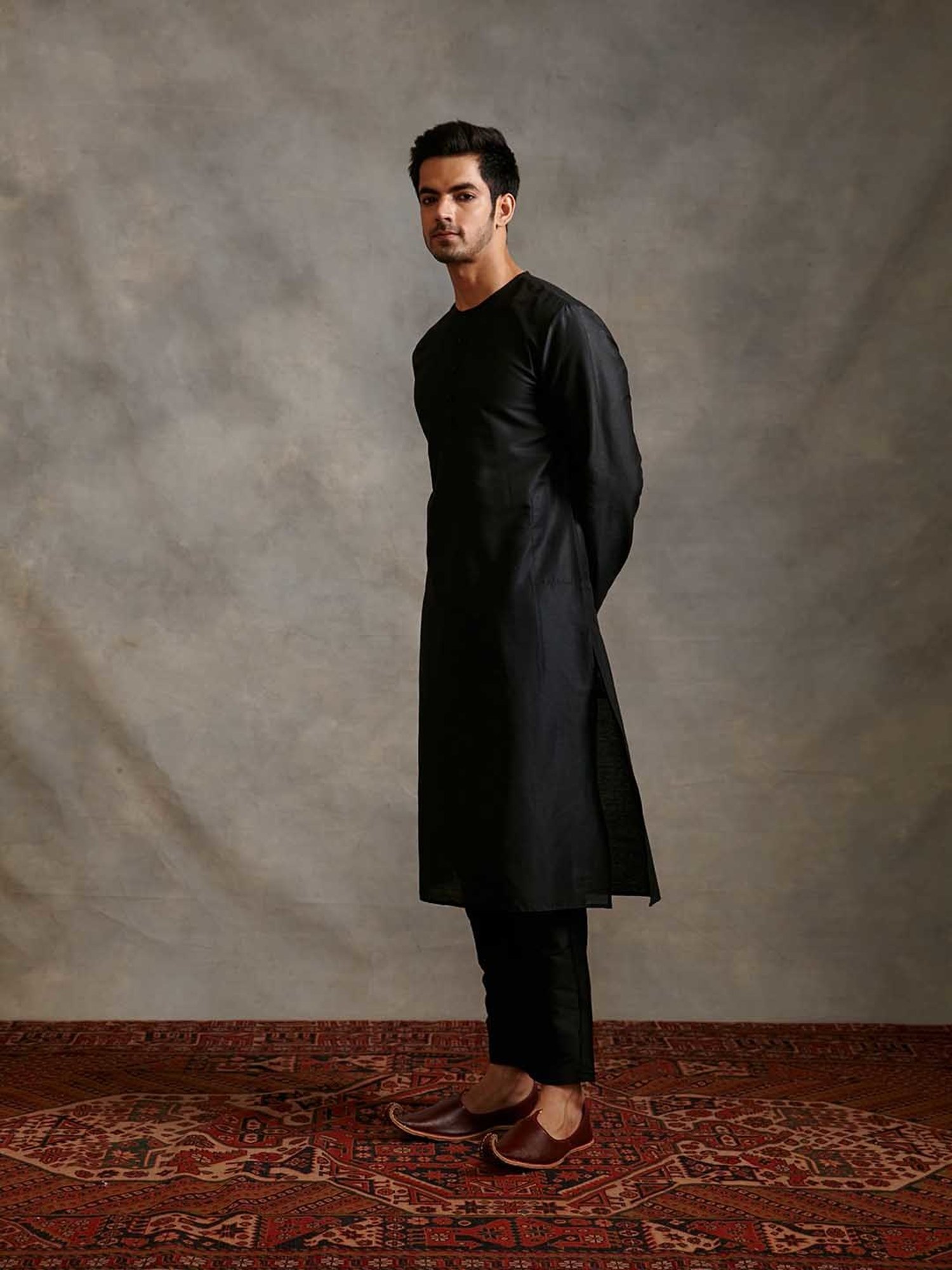 Abhishti Black Regular Fit Banarasi Straight Kurta