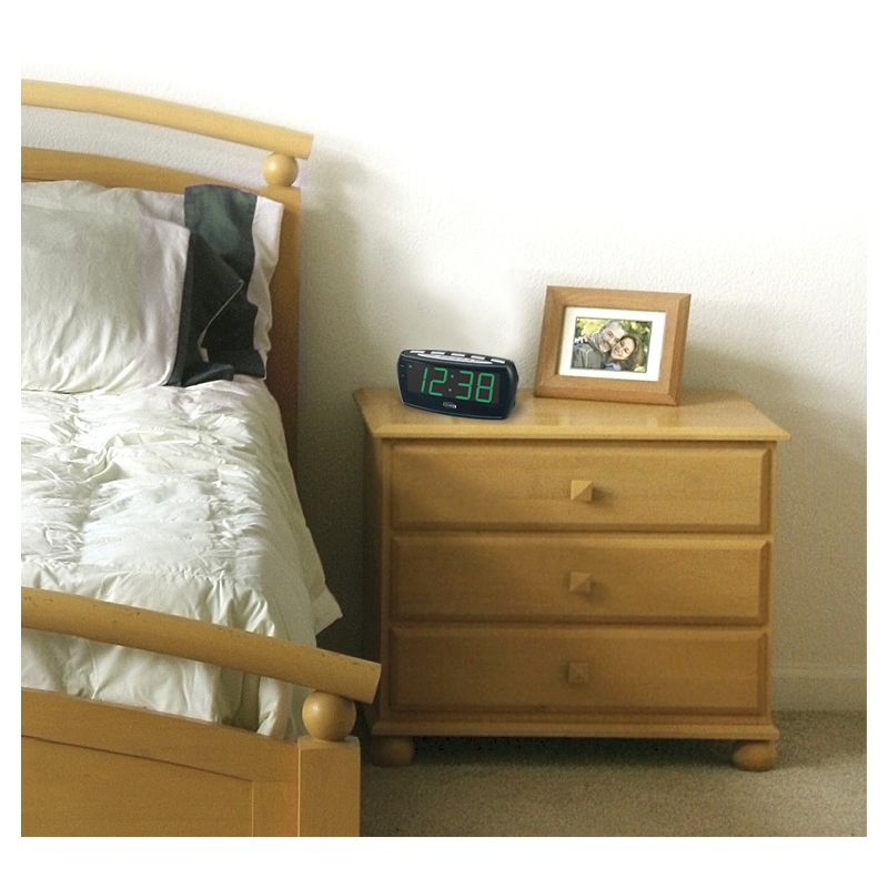 JENSEN AM/FM Alarm Clock Radio - Black