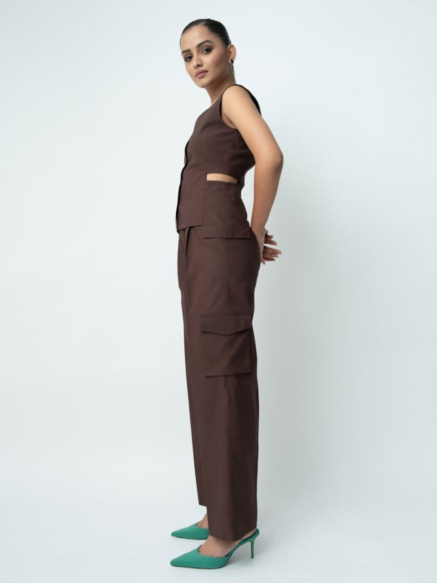 Qua Cut-out Slim Waistcoat