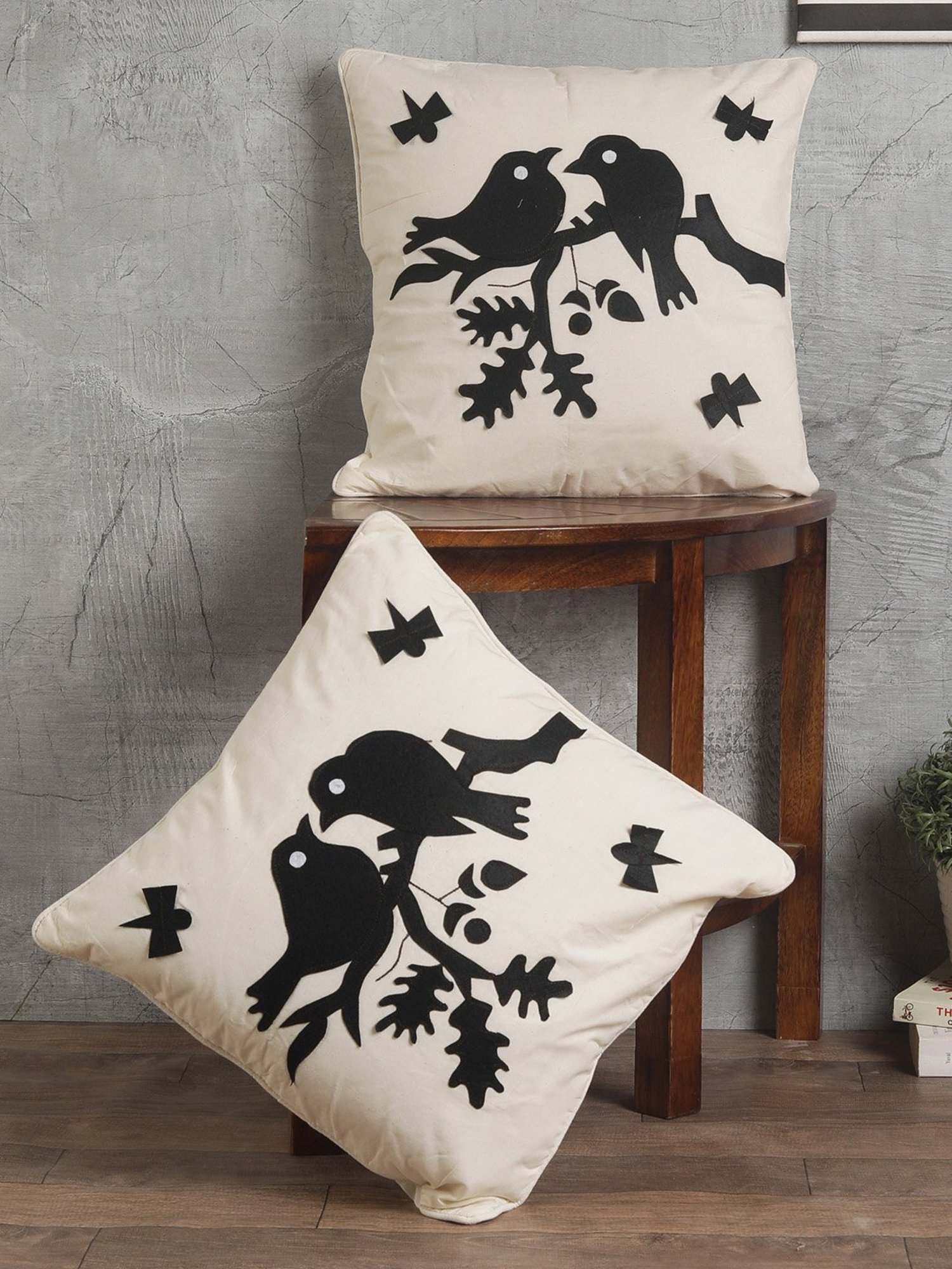 VarEesha Multicolor Cotton Cushion Cover - Set of 2