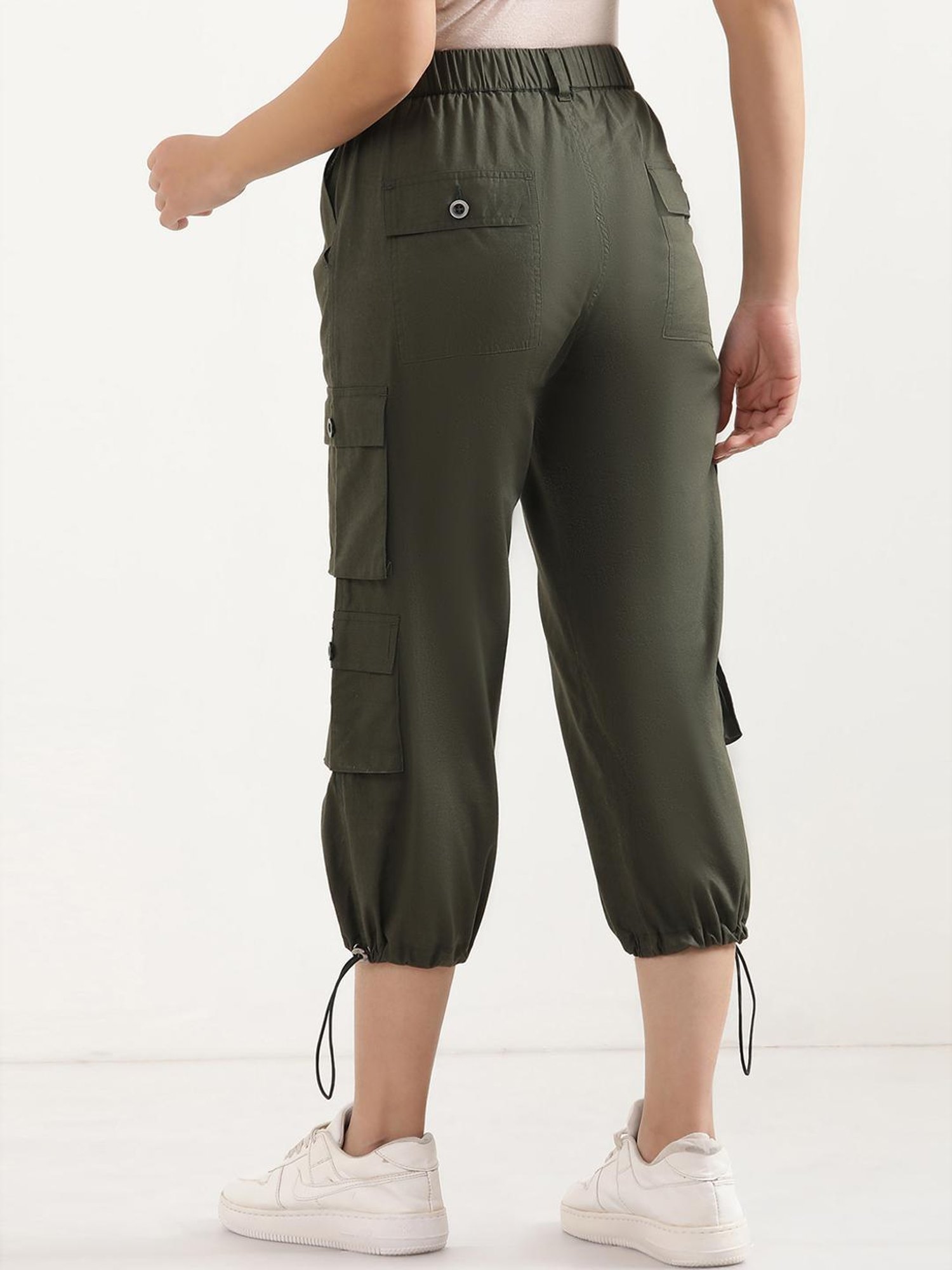 Elleven from Aurelia Green Cotton Mid Rise Capris