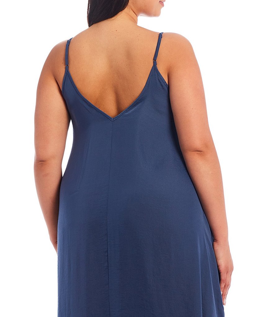VAN WINKLE CO. Plus Solid Satin Maxi Chemise