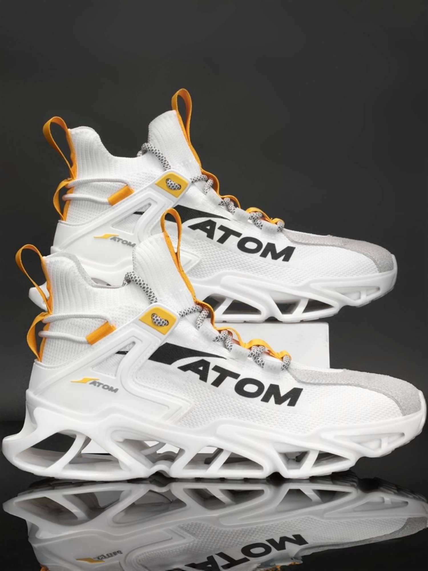 Atom Men's Hollow Man White Running Shoes
