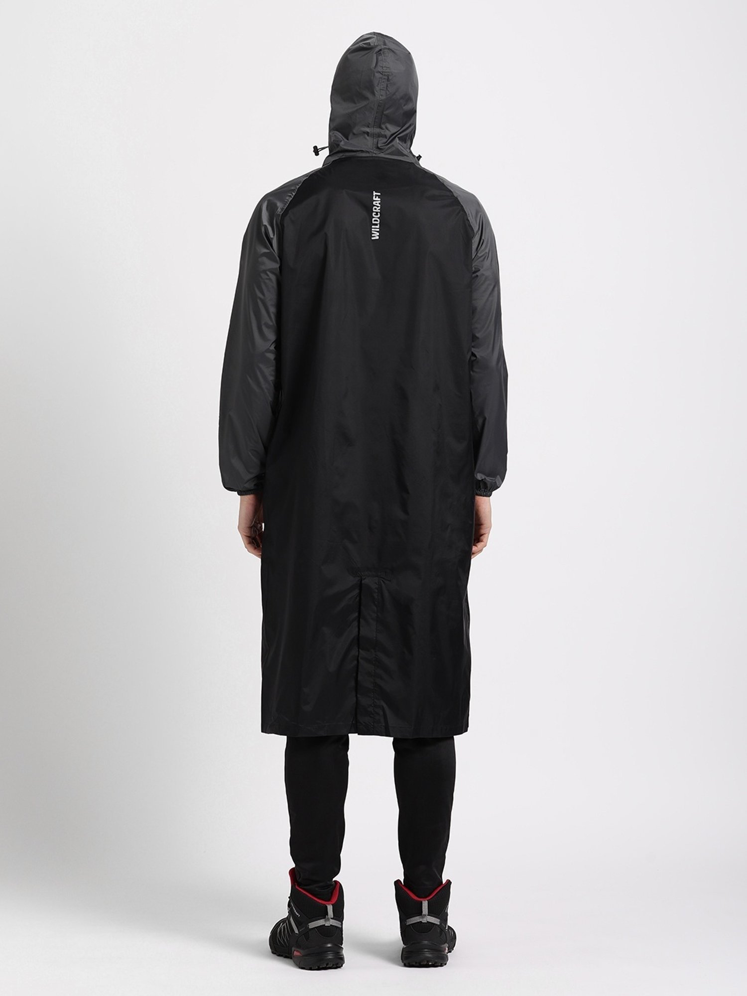 Wildcraft Black & Dark Grey Regular Fit Colour Block Rainwear Jacket