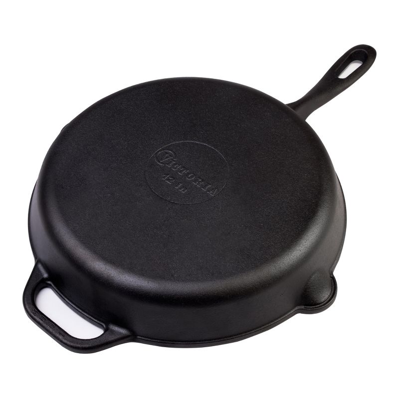 Victoria Seasoned Cast Iron Skillet 12" Black