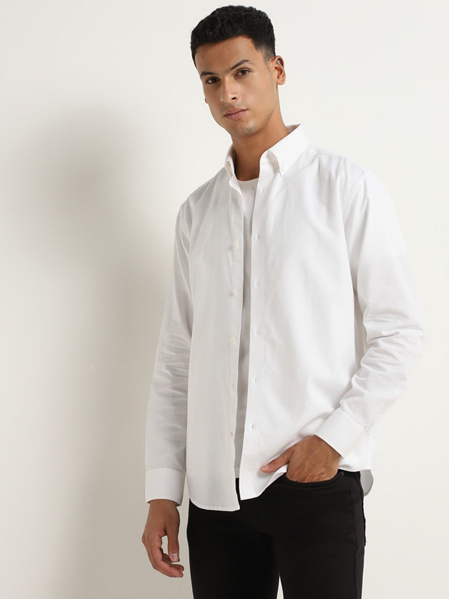 Ascot by Westside White Solid Relaxed Fit Shirt