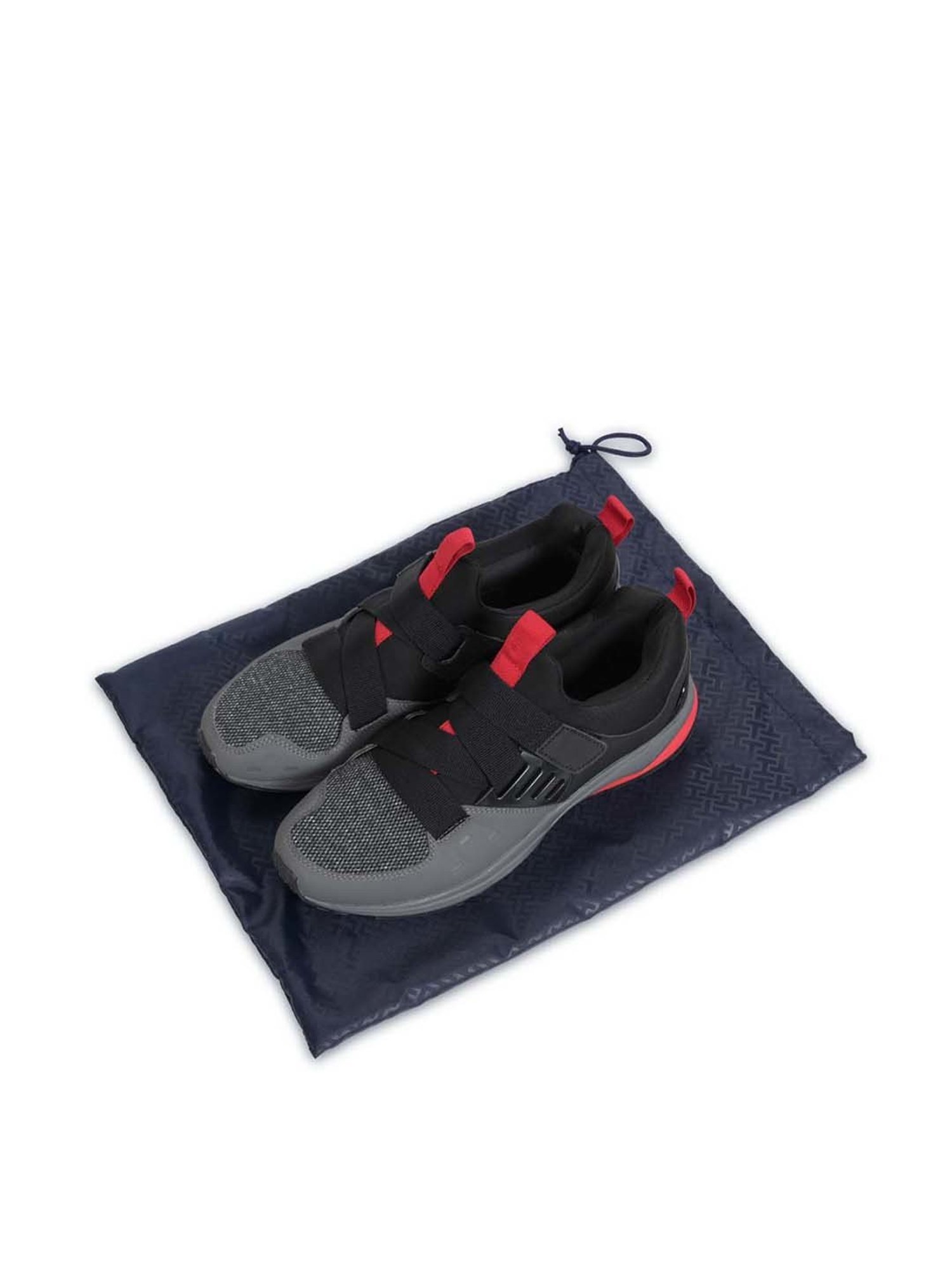 Ajile by Pantaloons Black Solid Sling Handbag