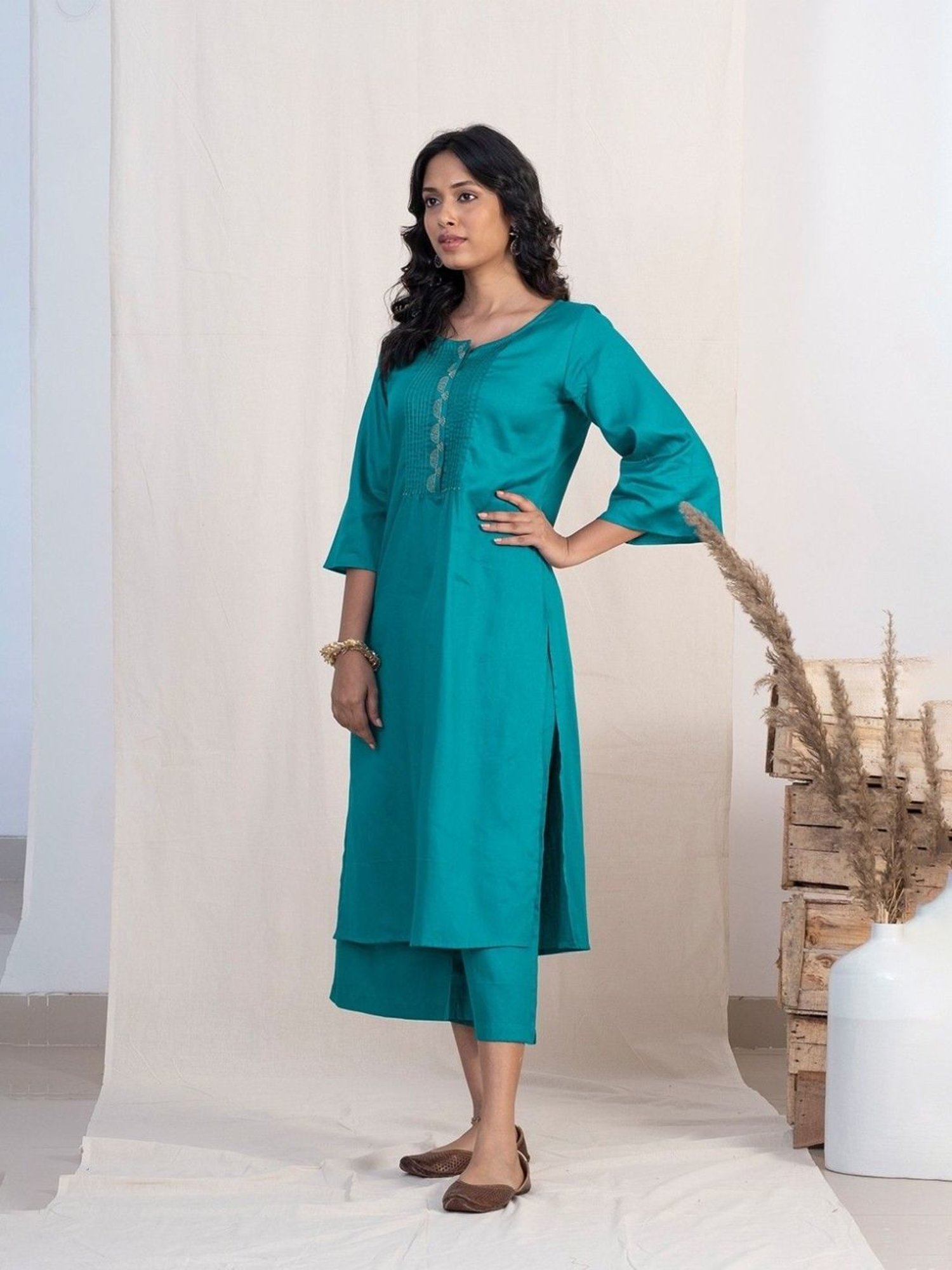 Akiso Jashn Blue Round Neck With Pintucks