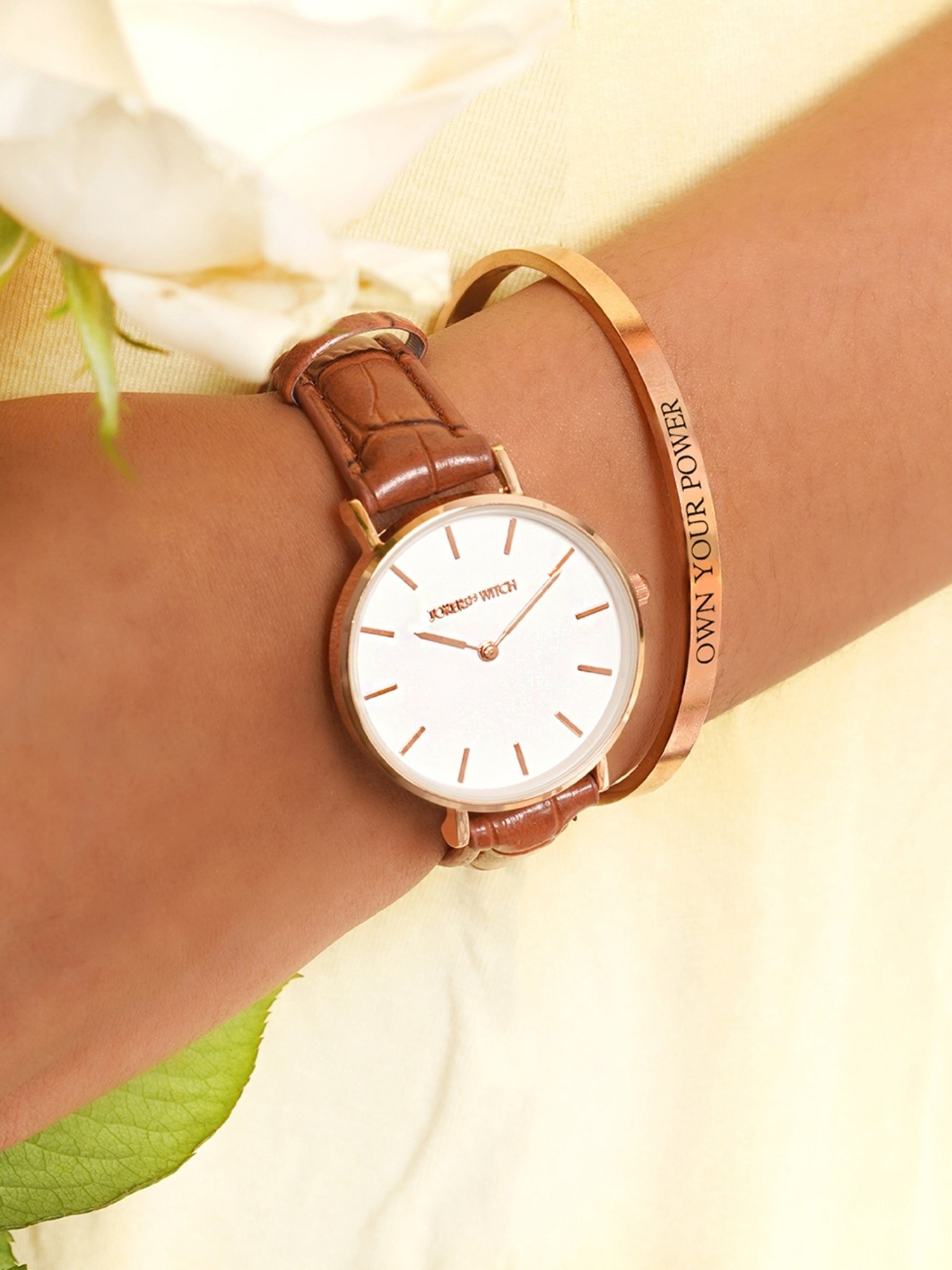 Joker & WItch JWBS498 Analog Watch for Women With Bracelet