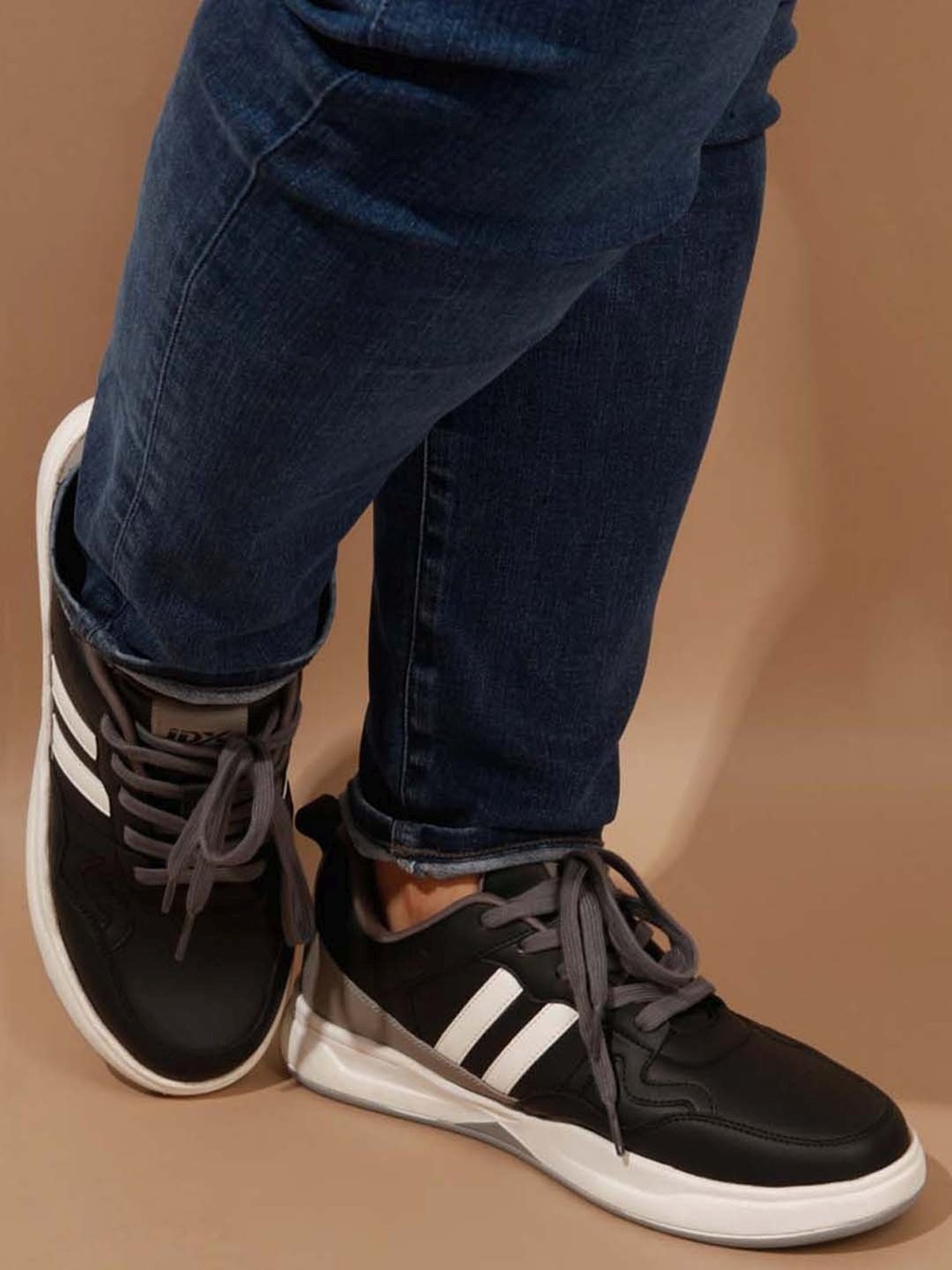 ID Men's Black Casual Sneakers