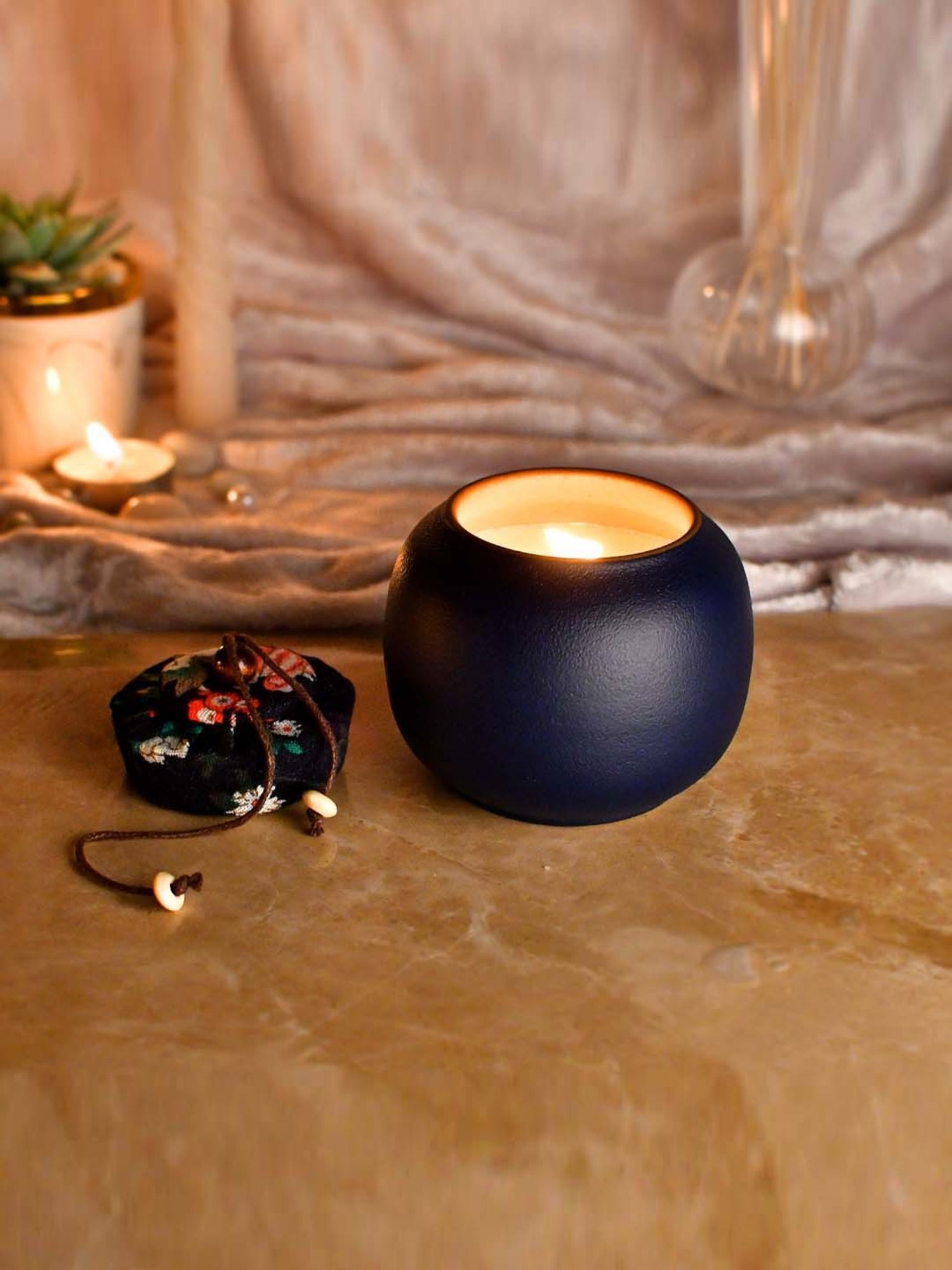 Lidded Glass Jar Crackling Wooden Wick Teak and Moss Candle - Nature's Wick