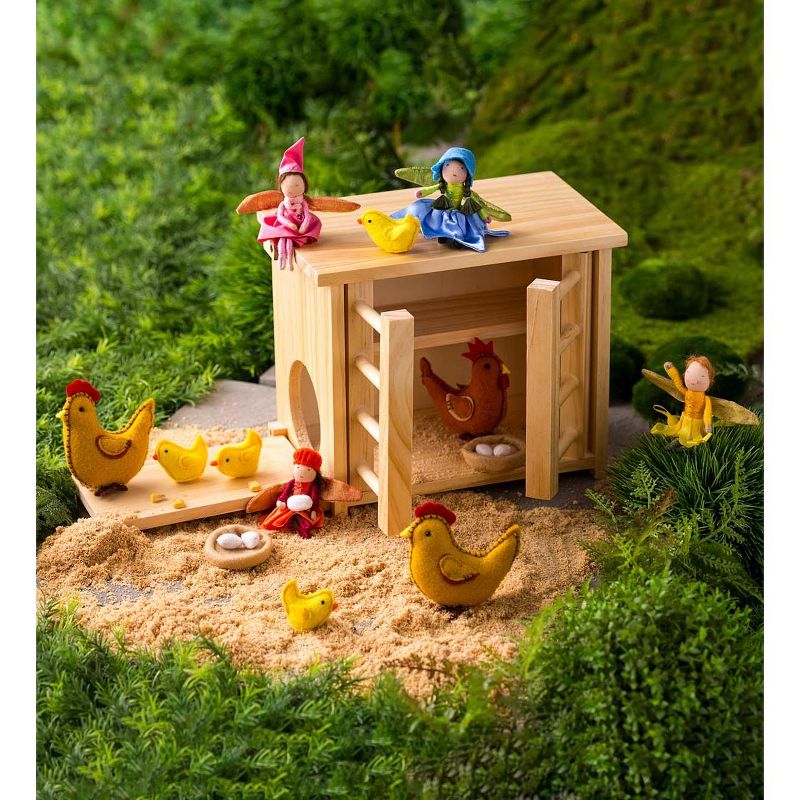 HearthSong Wooden Chicken Coop with Real Working Doors and Ramp for Imaginative Play, Measures 9 1/2 "L x 5 1/2 "W x 8"H