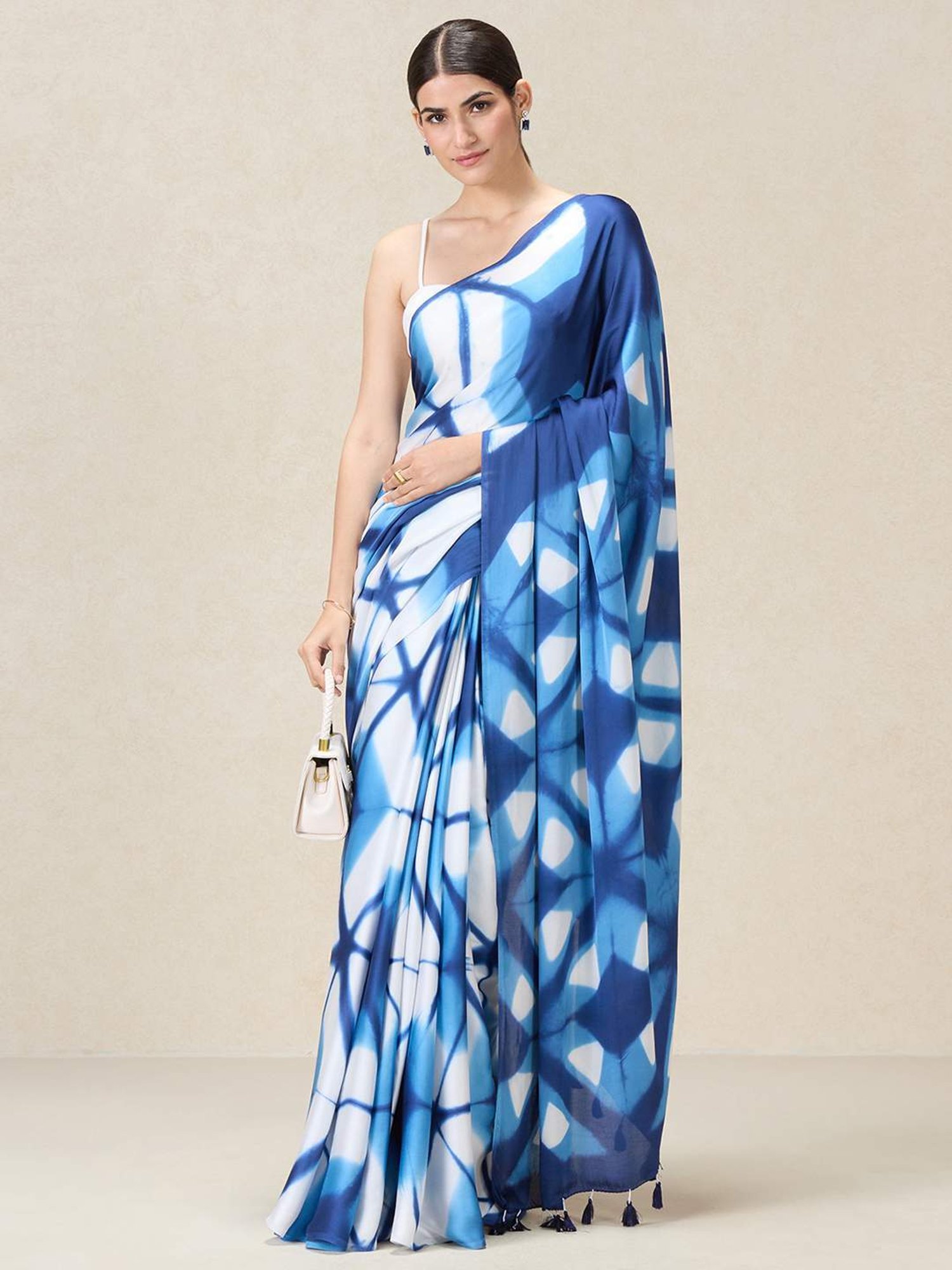 navyasa by liva Blue Printed Saree With Unstitched Blouse