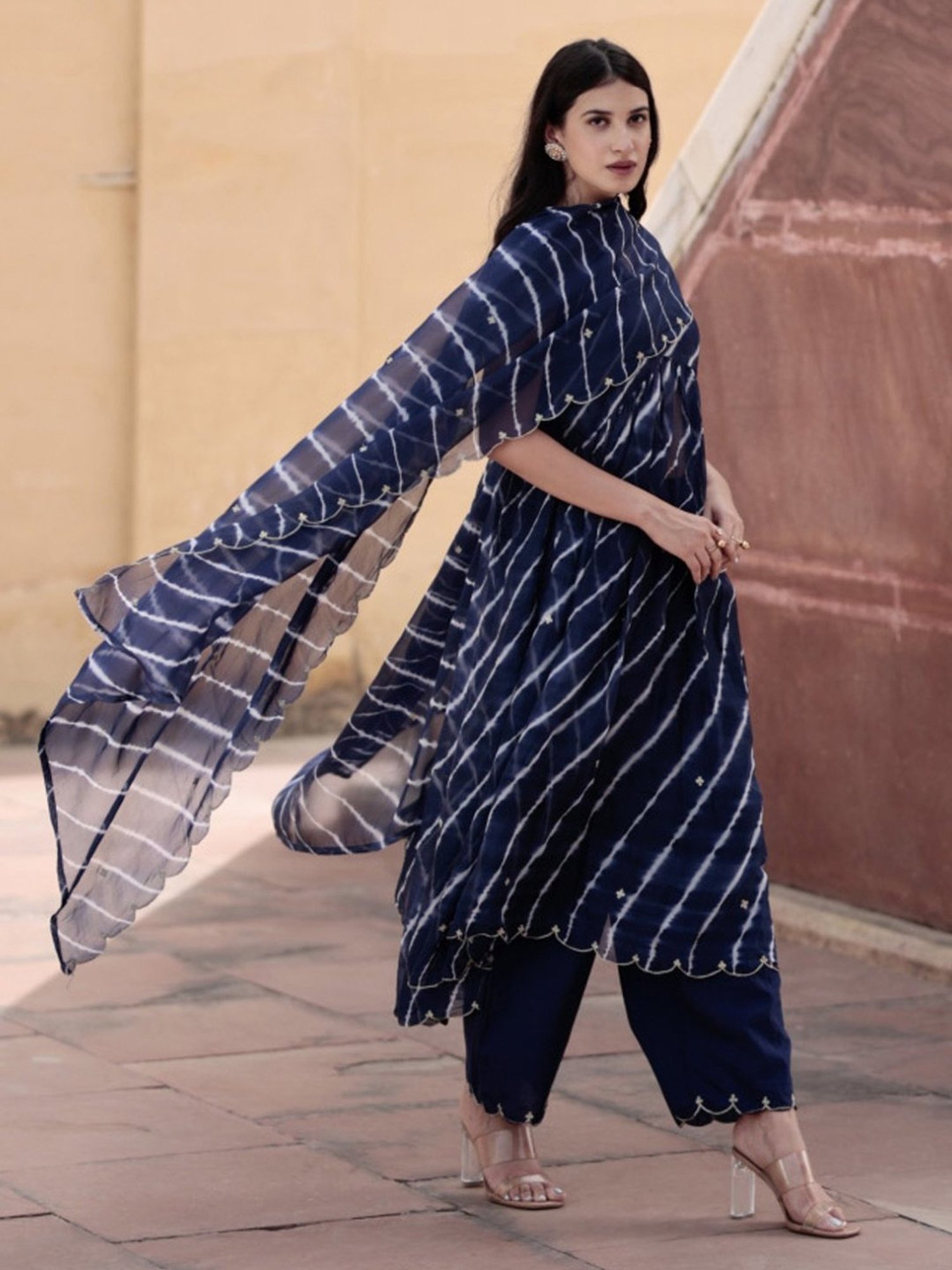 Asrumo Neela Lehariya Straight Set