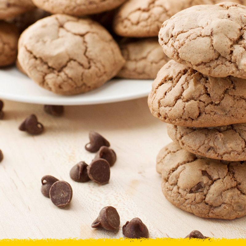 Pillsbury Big Deluxe Chocolate Chip Cookie Dough with Hershey's Mini Kisses - 16oz/12ct