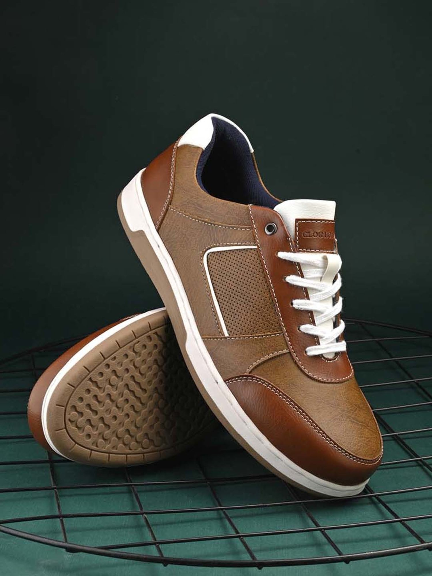 Clog London Men's Tan Casual Sneakers