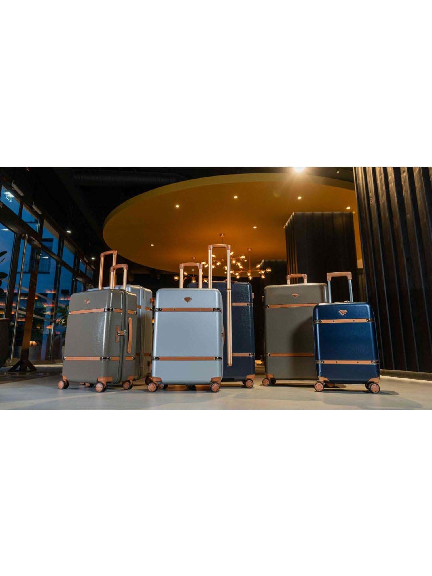 Jump Cassis Riviera Navy 8 Wheels Medium Hard Cabin Trolley Bag