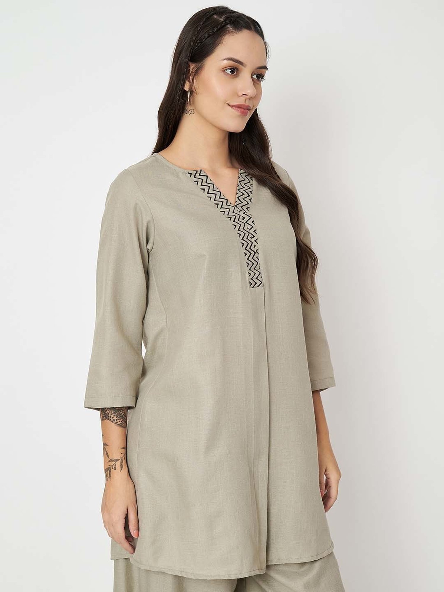 9rasa Grey Printed Straight Kurti