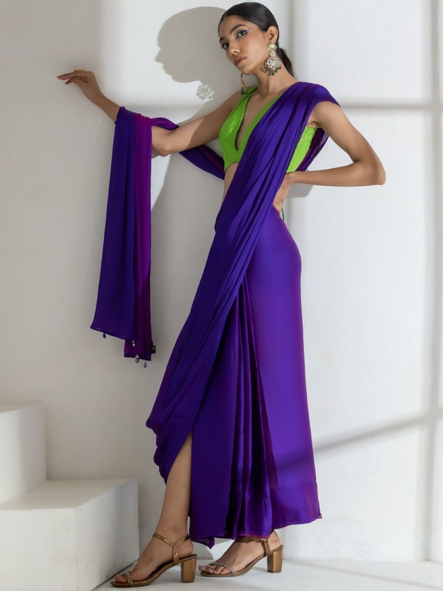Swtantra Purple Plain Saree With Unstitched Blouse