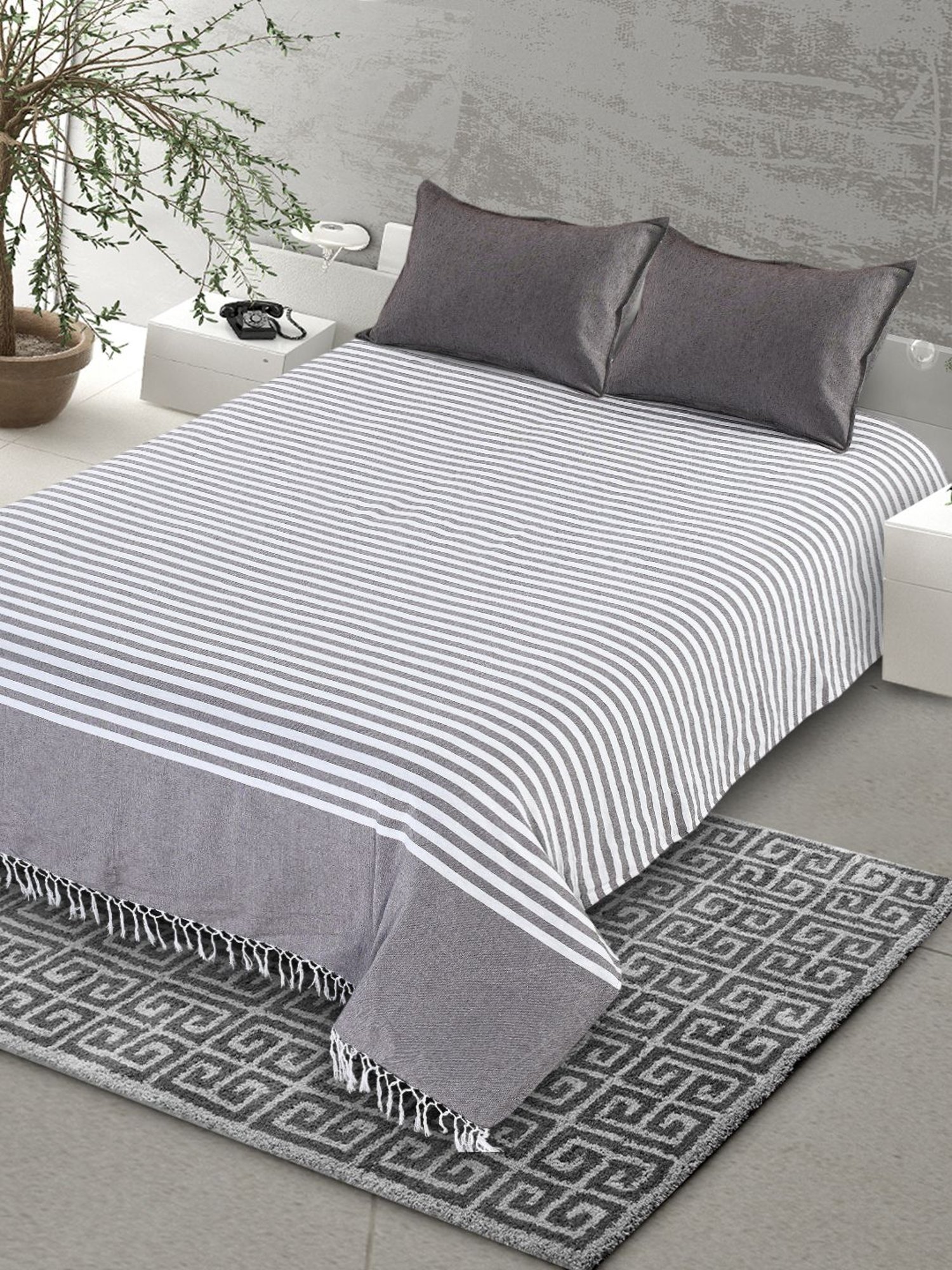 Saral Home Abstract Brown 155 TC Cotton King Sized Bed Sheet with 2 Pillow Covers