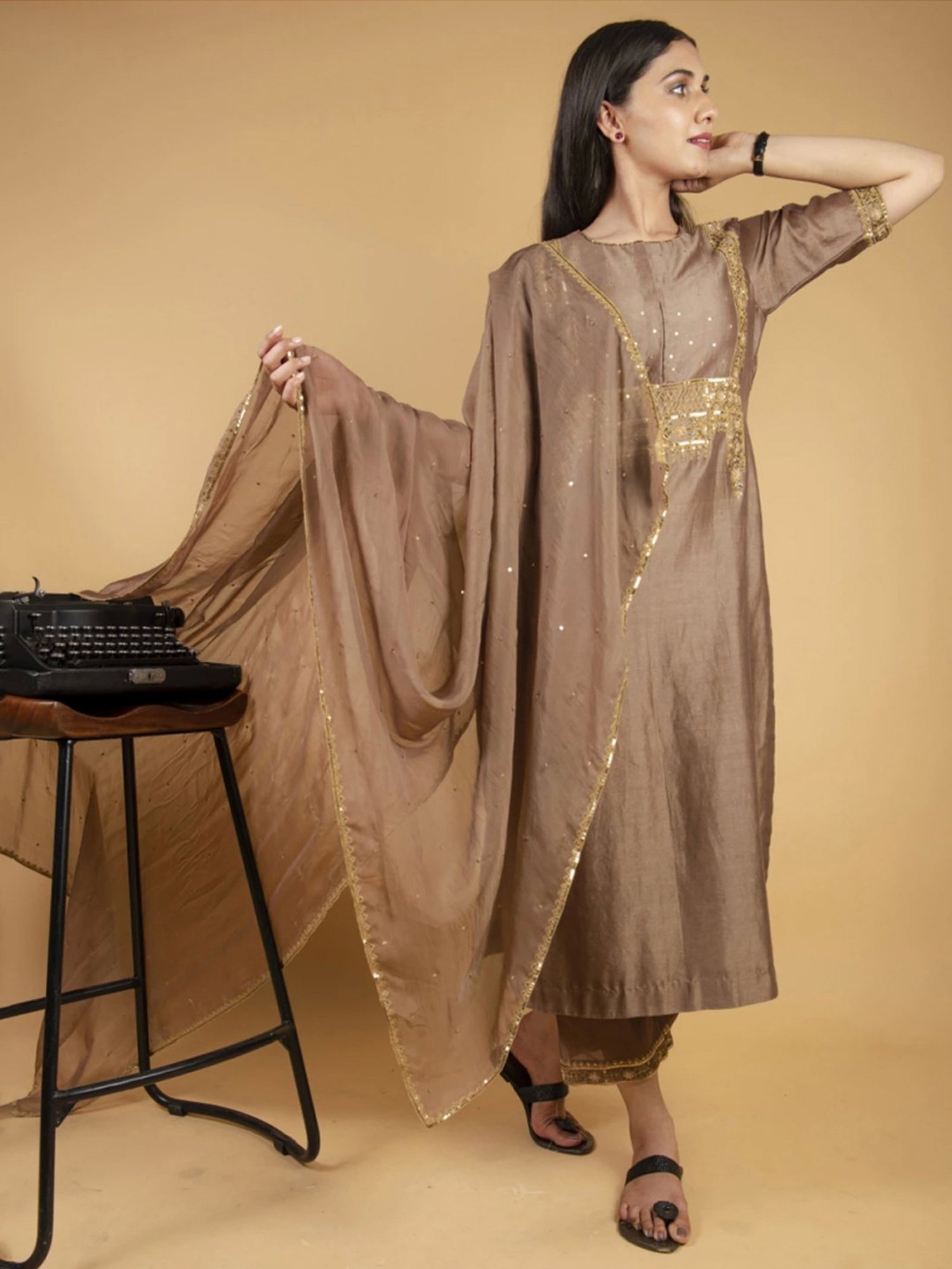 Ikshita Choudhary Brown Zardosi Chanderi Silk Embellished Straight Kurta