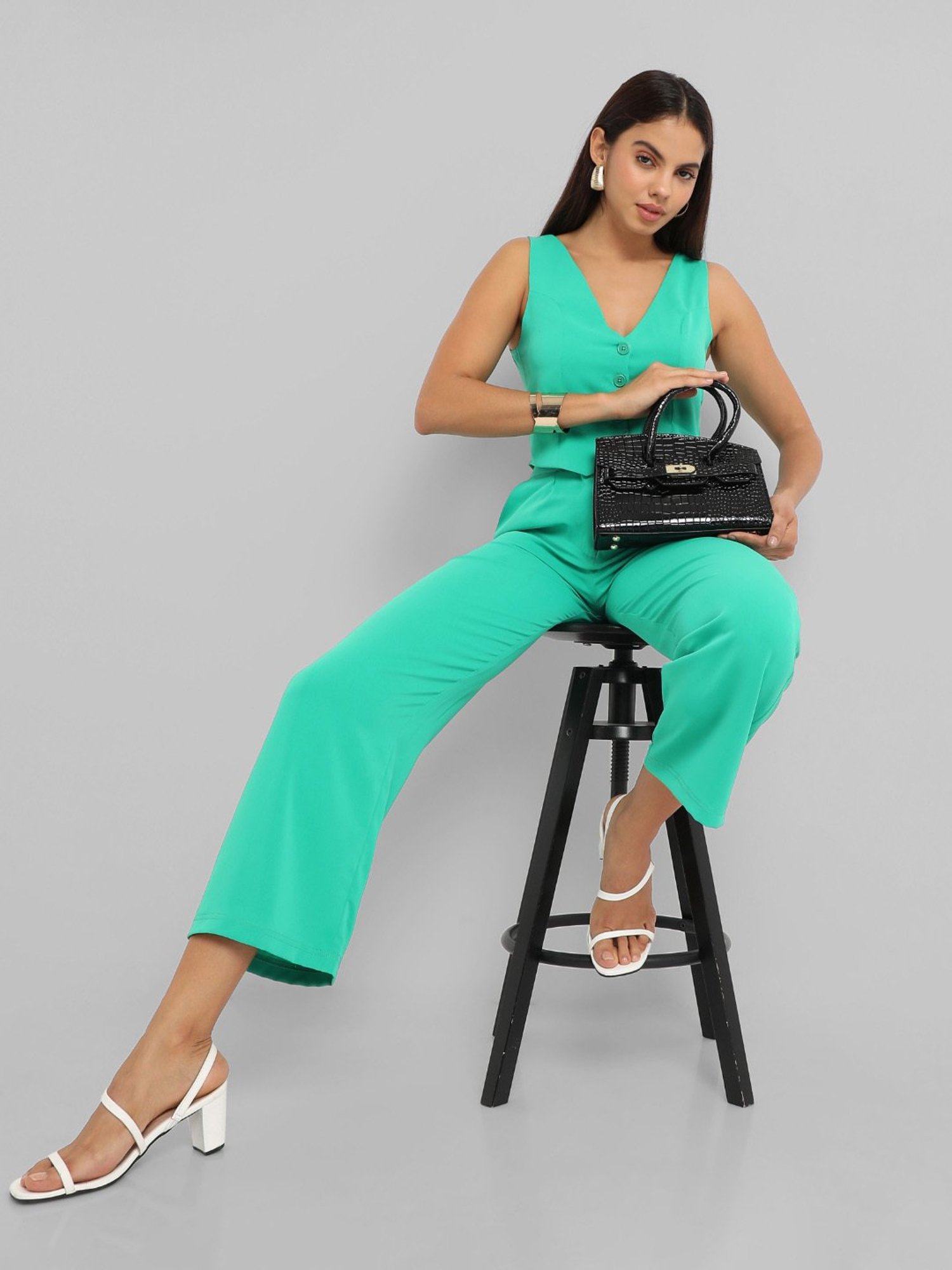 HauteSauce Black Textured Medium Leather Handheld Handbag