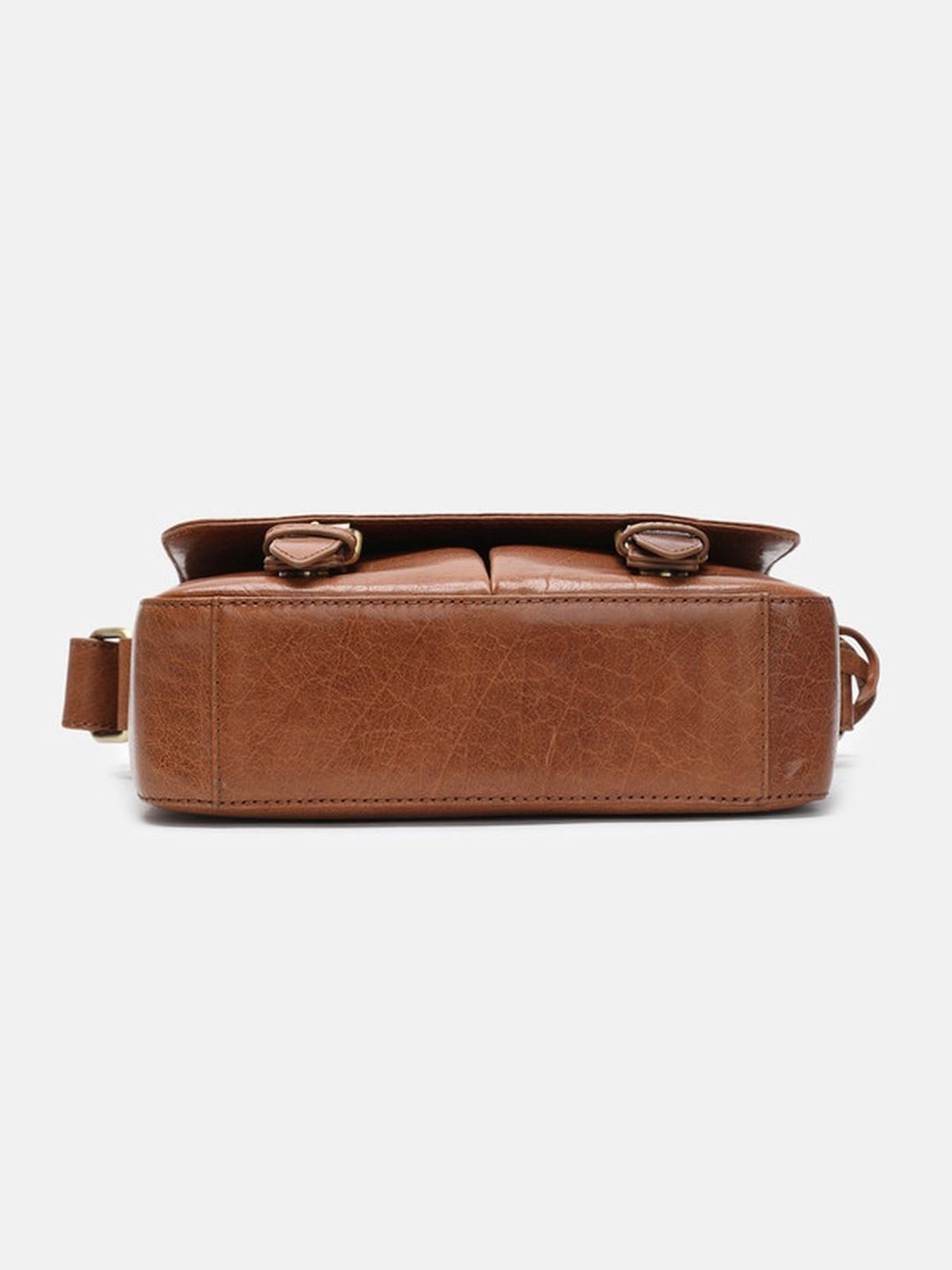 BAGATT Novara Magnet Leather Solid Laptop Messenger Bag