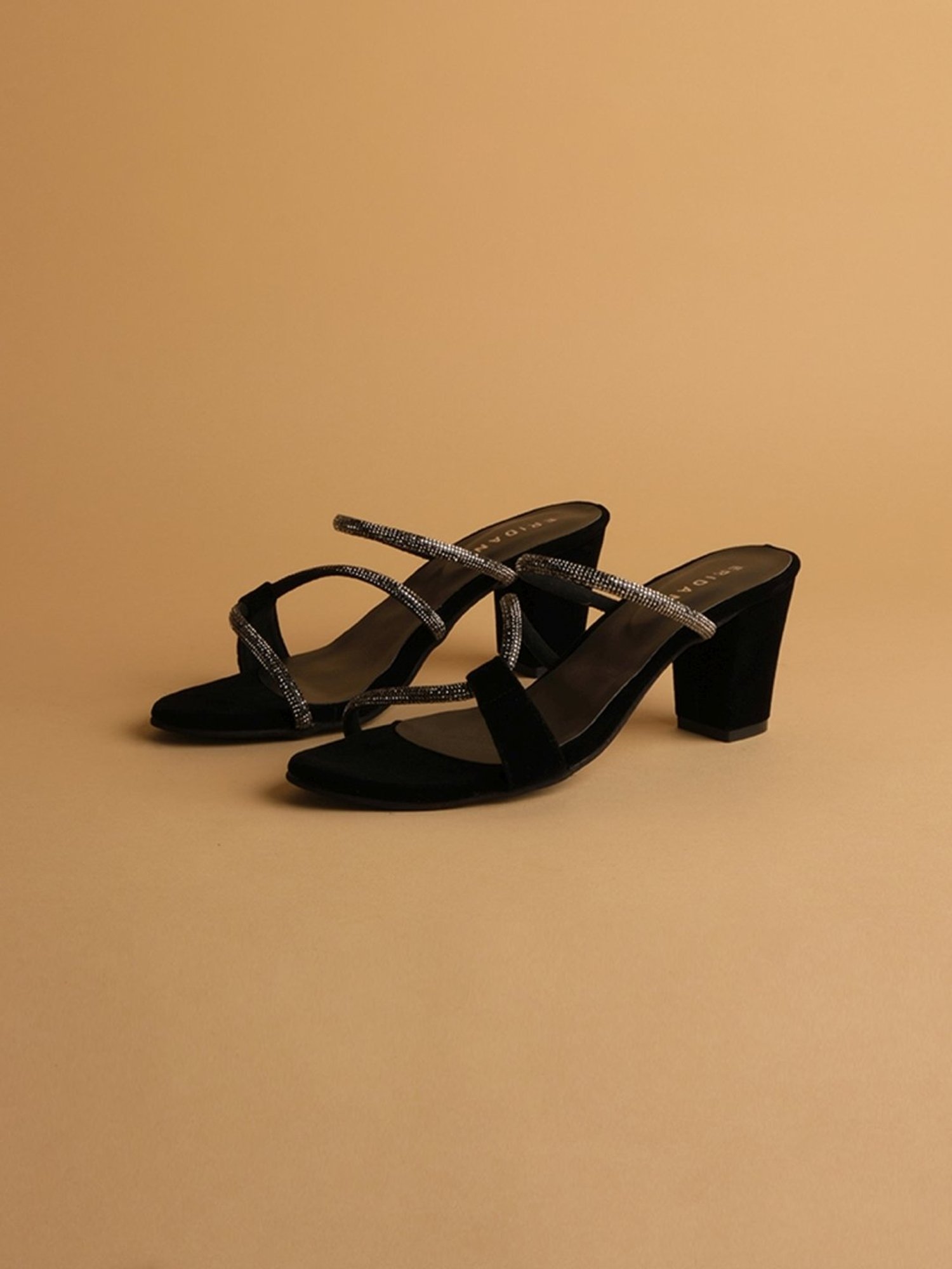 Eridani Women's Octavia Black Casual Sandals