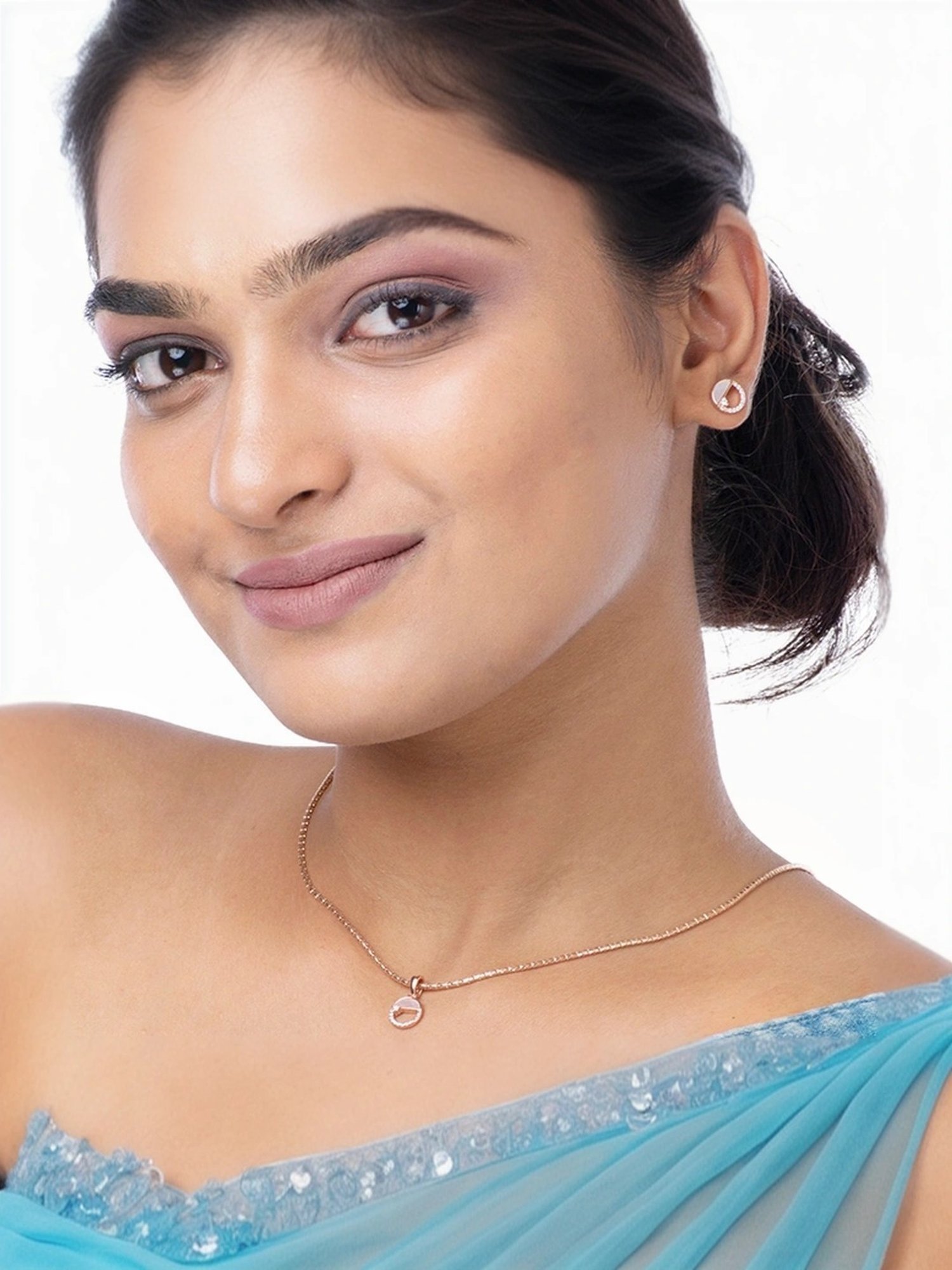 Touch925 Sterling Silver Radiant Circle Pendant Set for women