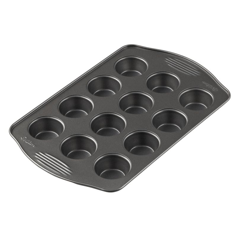 Kaiser Bakeware Steel Muffin Pan, 12 Cup