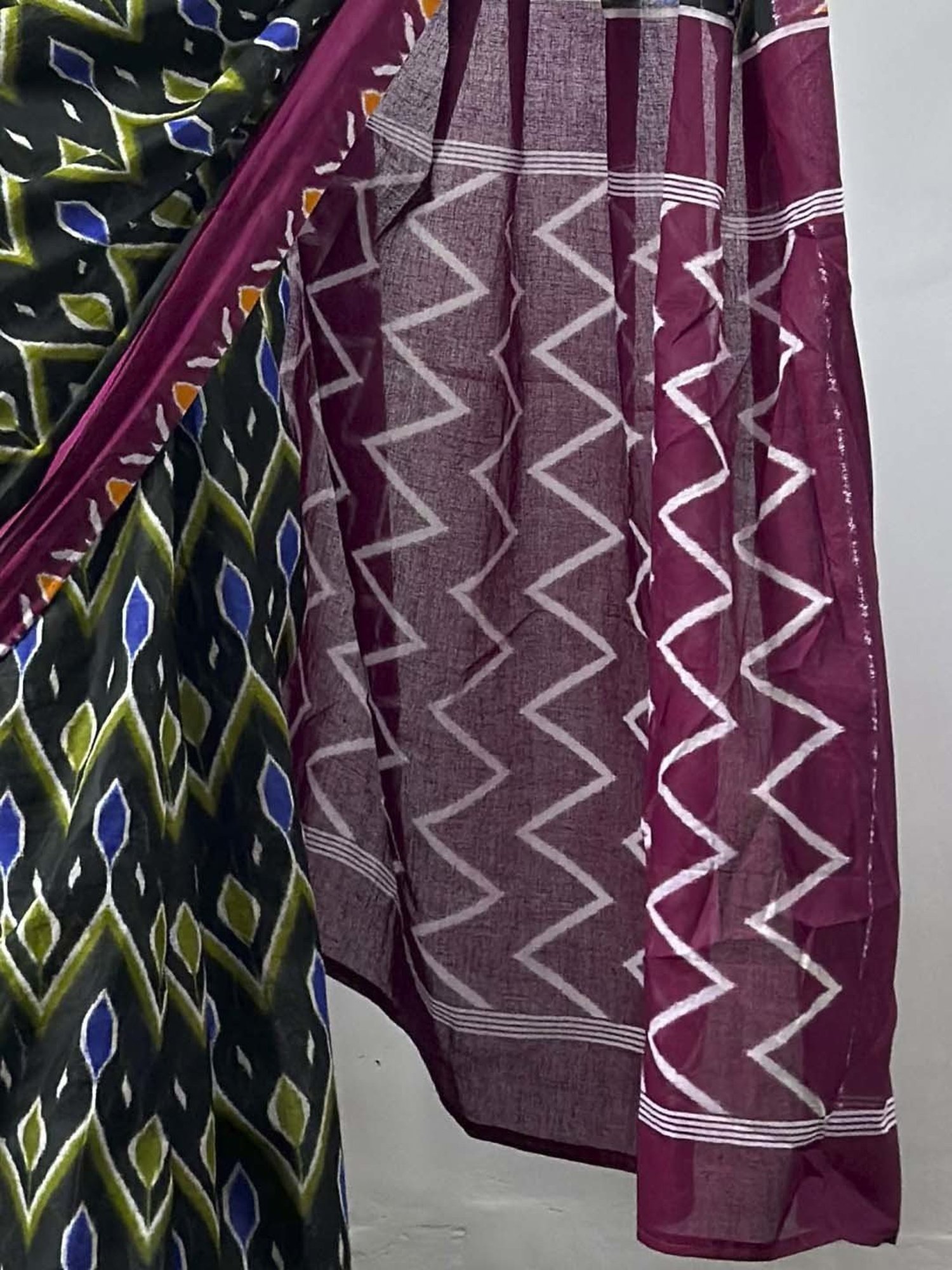 Saree Mall Green & Purple Cotton Printed Saree With Unstitched Blouse