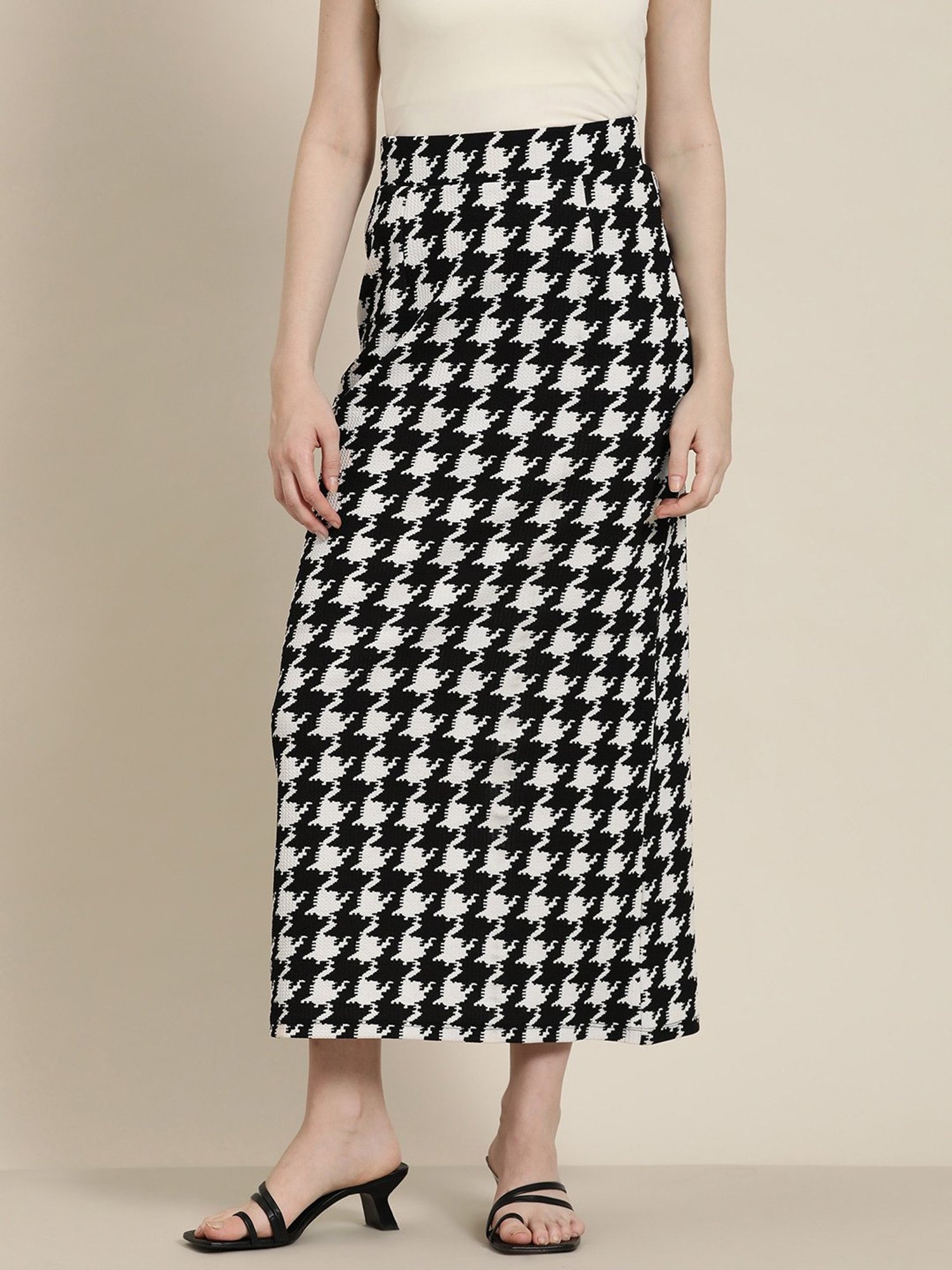 Qurvii Black Printed Maxi Skirt