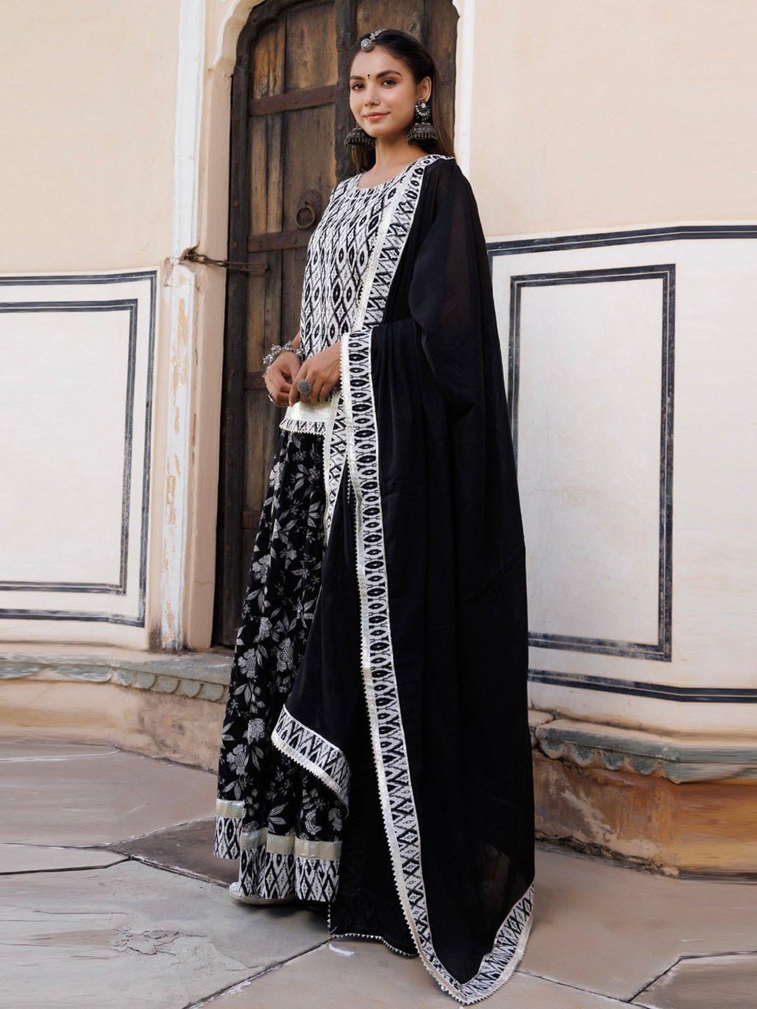 Geroo Jaipur Black-White Pure Cotton Hand Block Printed Skirt Set