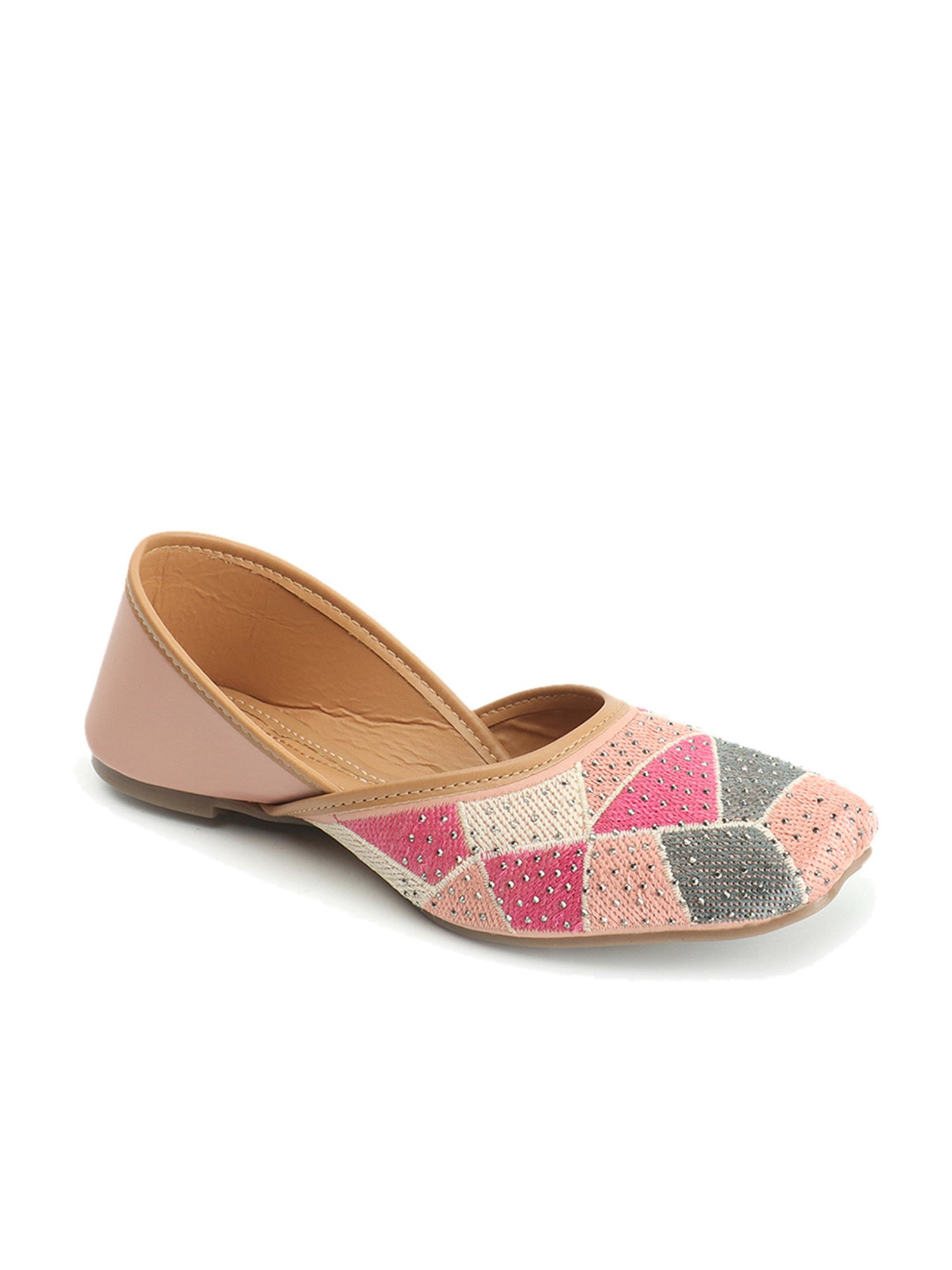 Iconics Women's Peach Ethnic Juttis