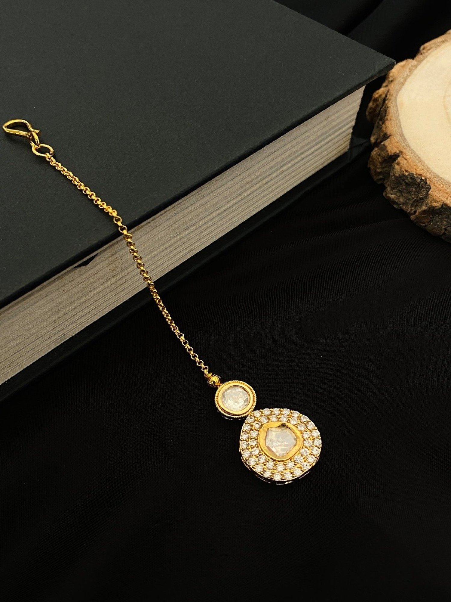 Abdesigns Elegant Gold-Plated Royal Polki Maang Tikka