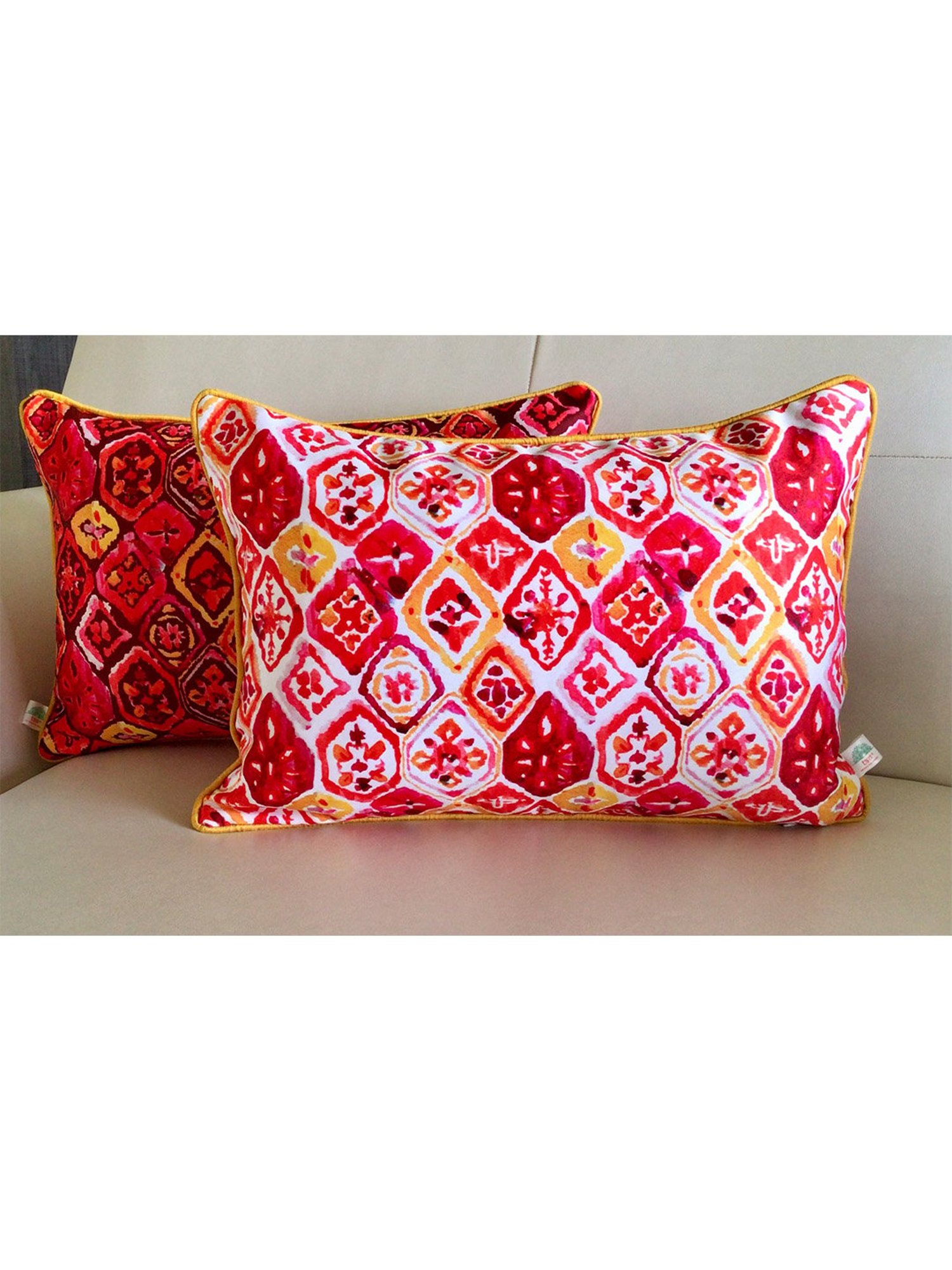 TARA Sparkling Homes Watercolors Pink Polycotton Printed Cushion Cover