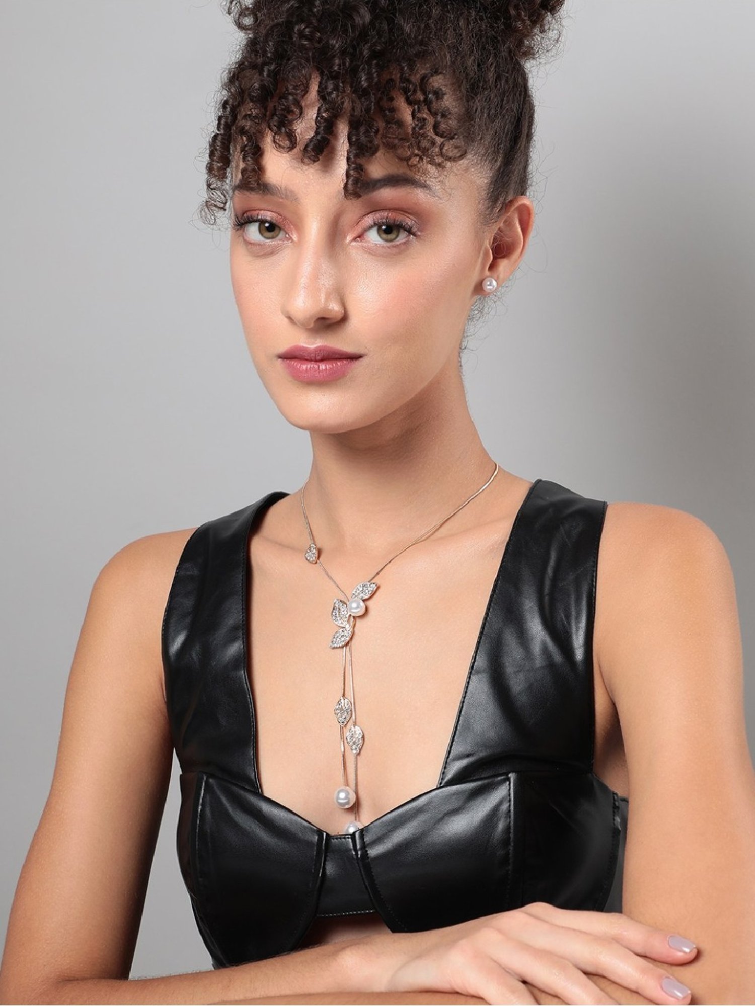 Sohi women's leaf drop negligee necklace chalice silver