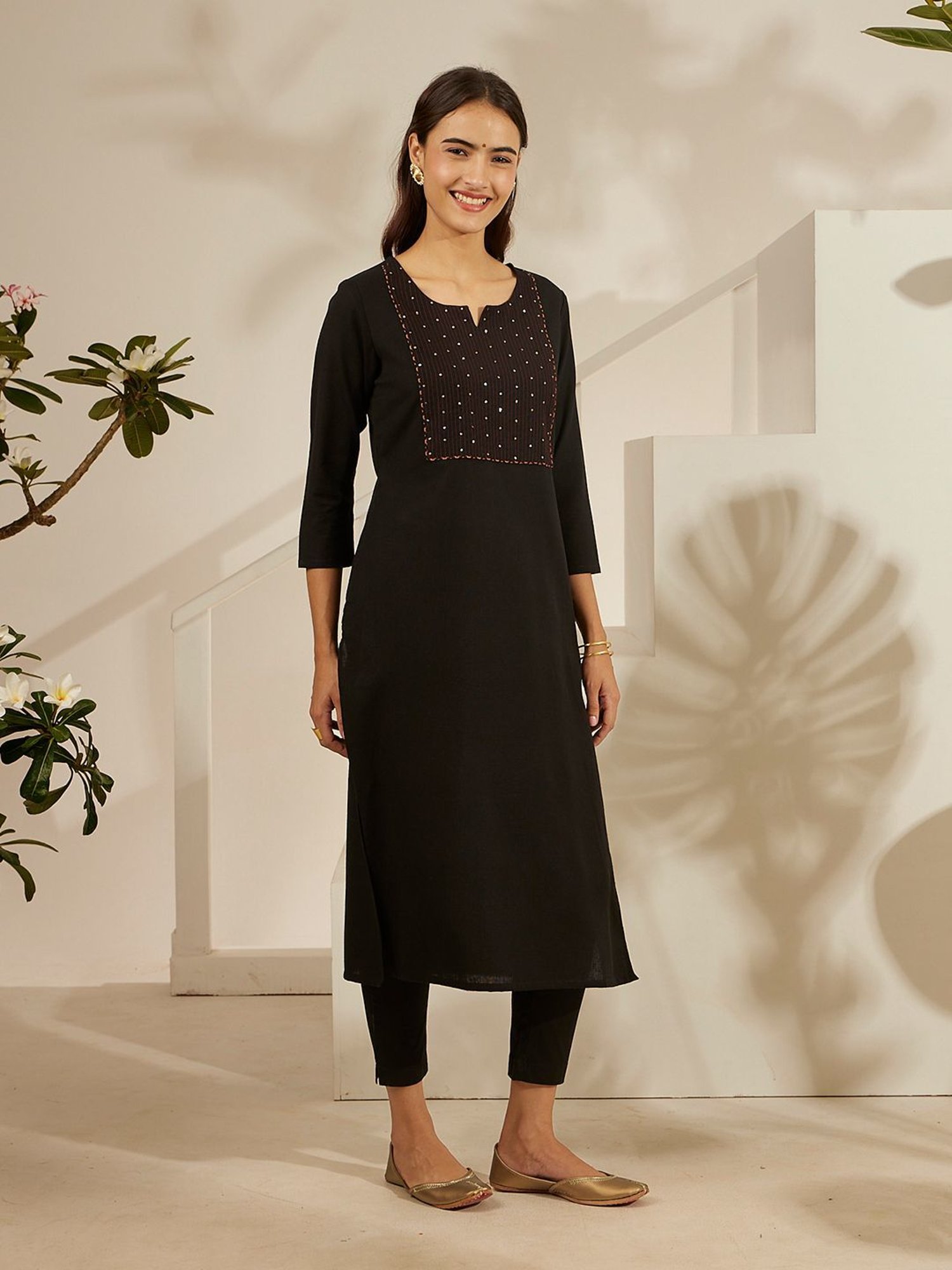 Daali Black Cotton Flax Round Neck 3/4 Sleeves Smart Formals Kurta with Two Pockets