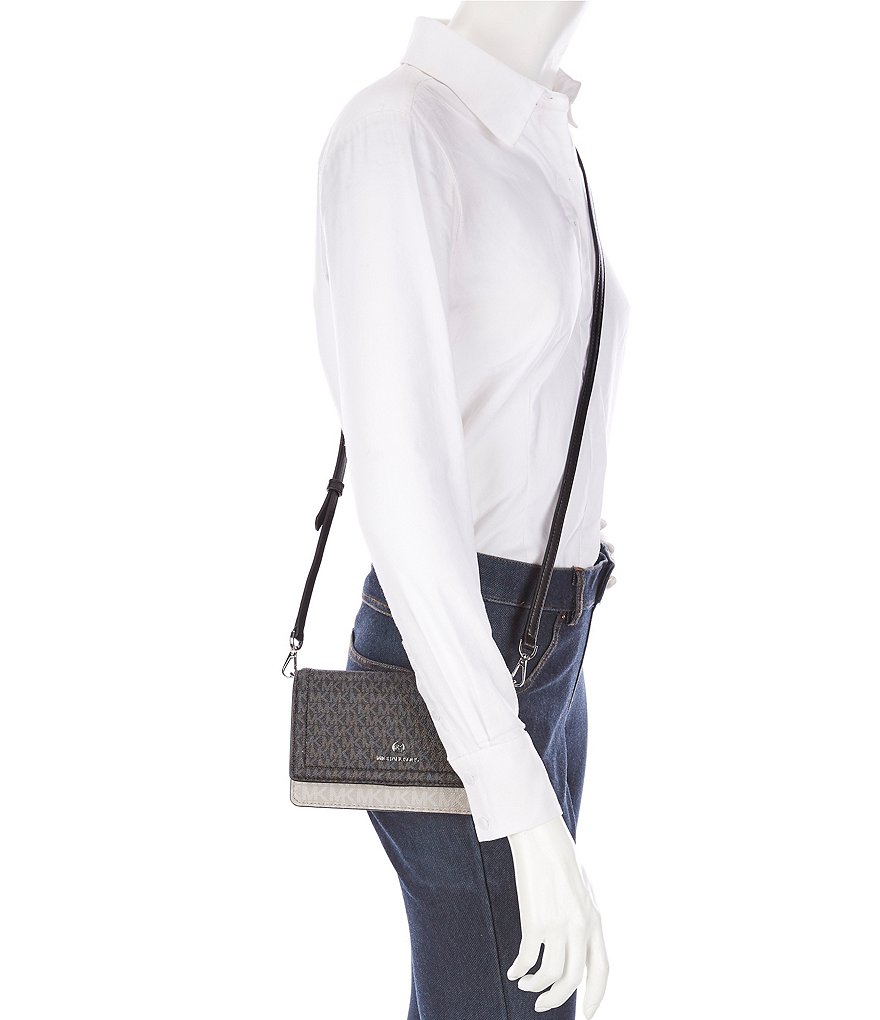 The Sak Ventura Multi Compartment Smartphone Crossbody Bag