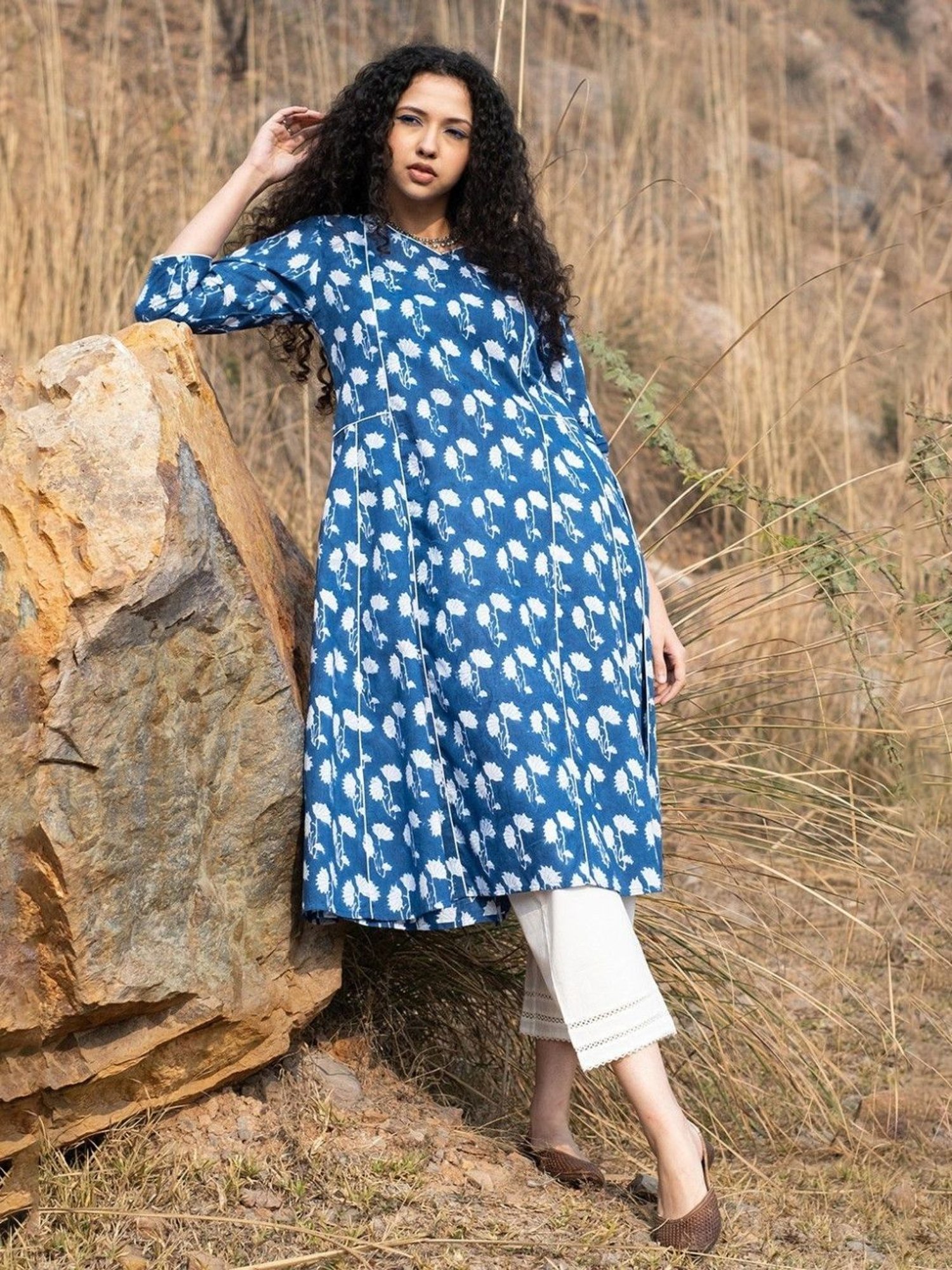 Akiso Neela Indigo Block Printed Panelled Anarkali Kurta With White Piping Detail