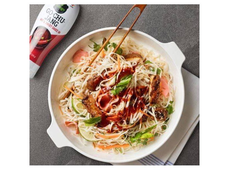 Bibigo Gochujang Hot & Sweet Sauce - 11.46oz